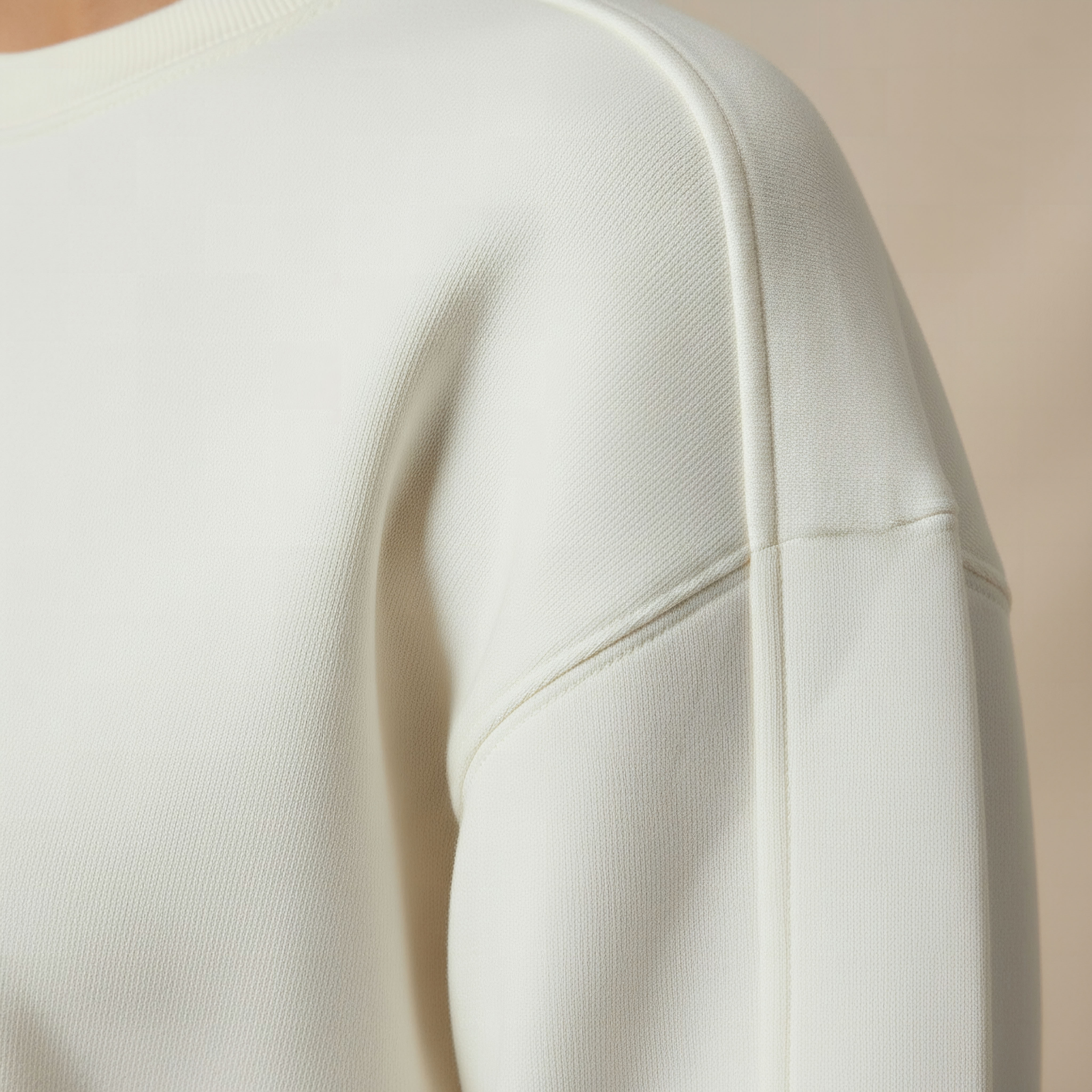 سويت شيرت بقصّة مريحة-women-winterwear-hoodiesandsweatshirts-sweatshirts-image-1
