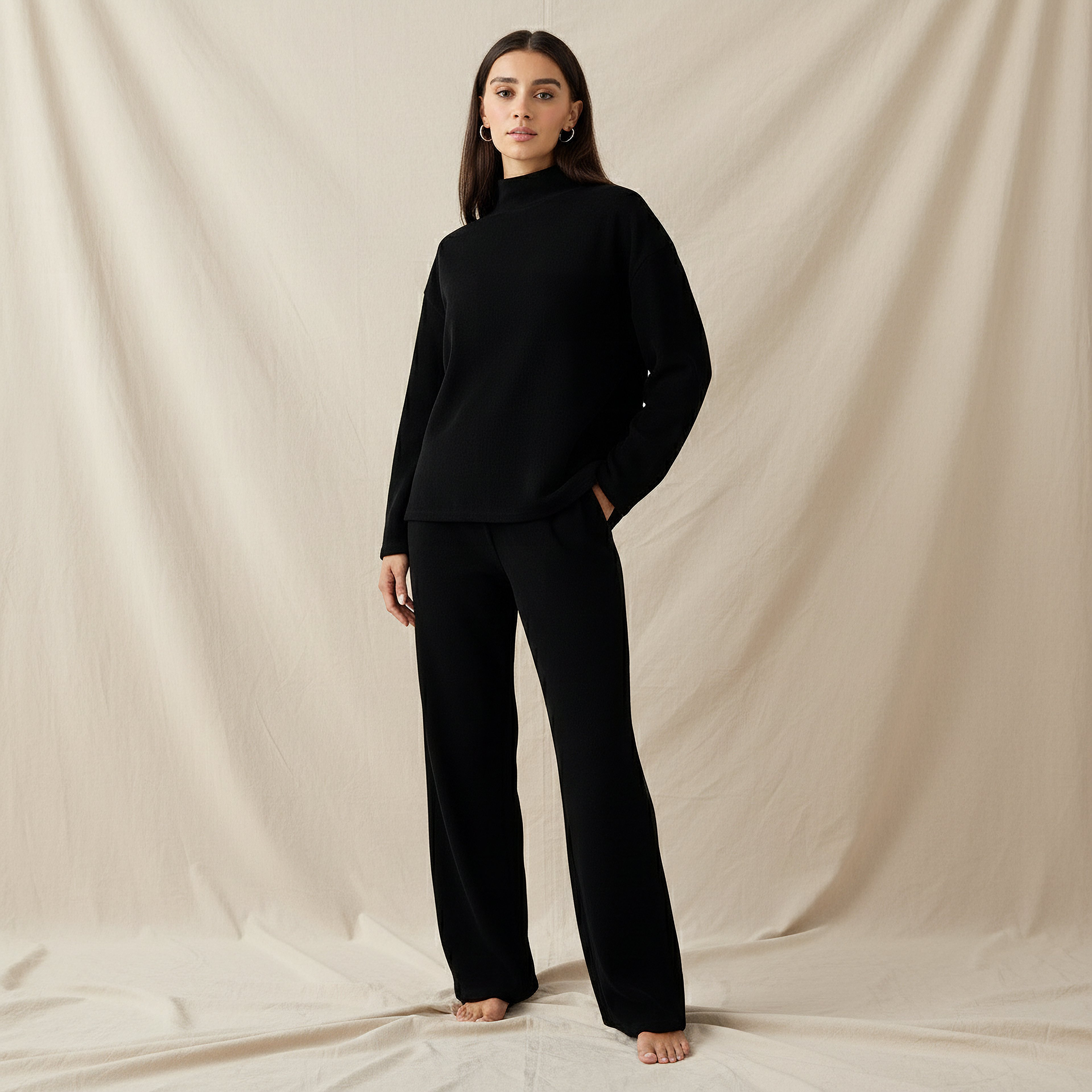 بلوزة بقصة عادية وياقة عالية-women-clothing-tshirts-image-1