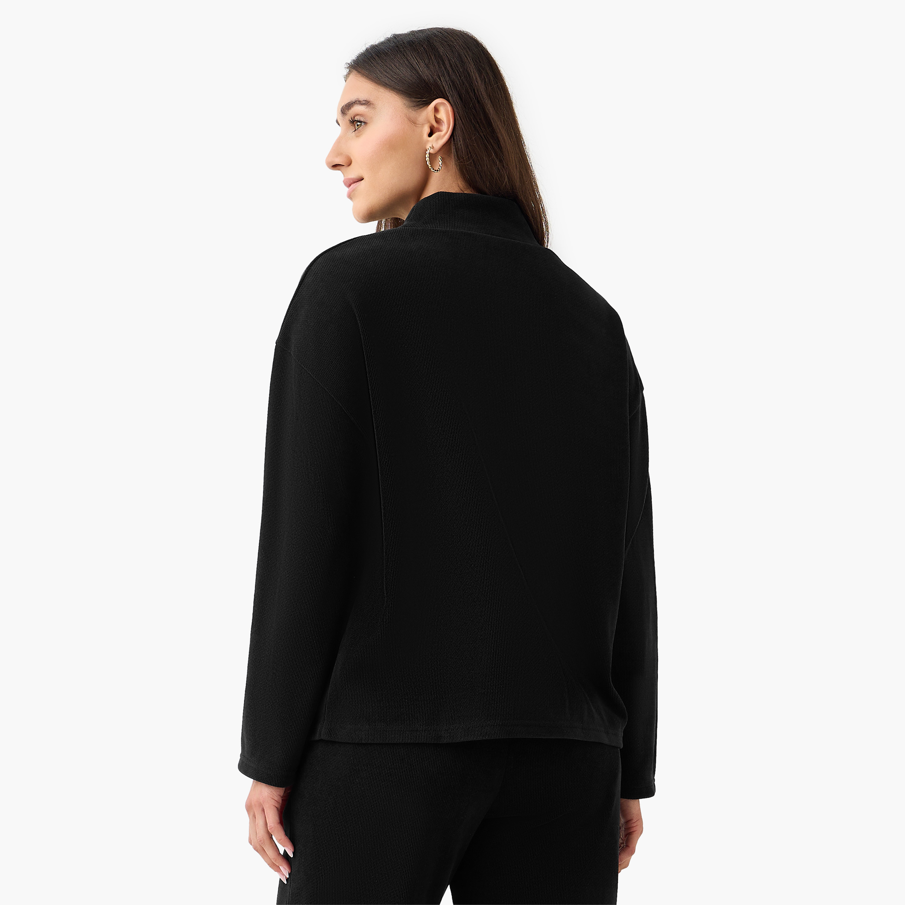 بلوزة بقصة عادية وياقة عالية-women-clothing-tshirts-image-3