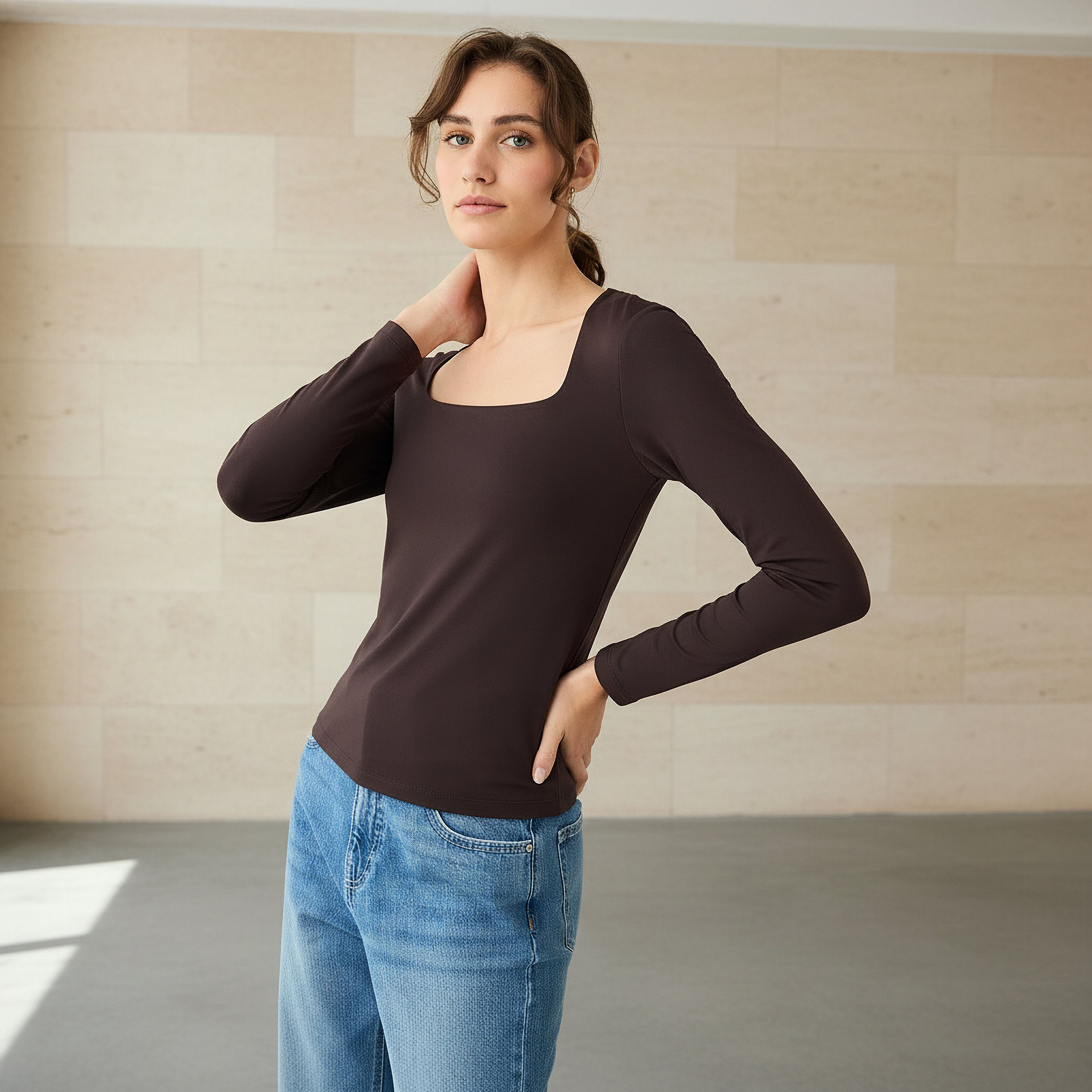 تيشيرت برقبة مربعة وقصة عادية-women-clothing-tshirts-image-1