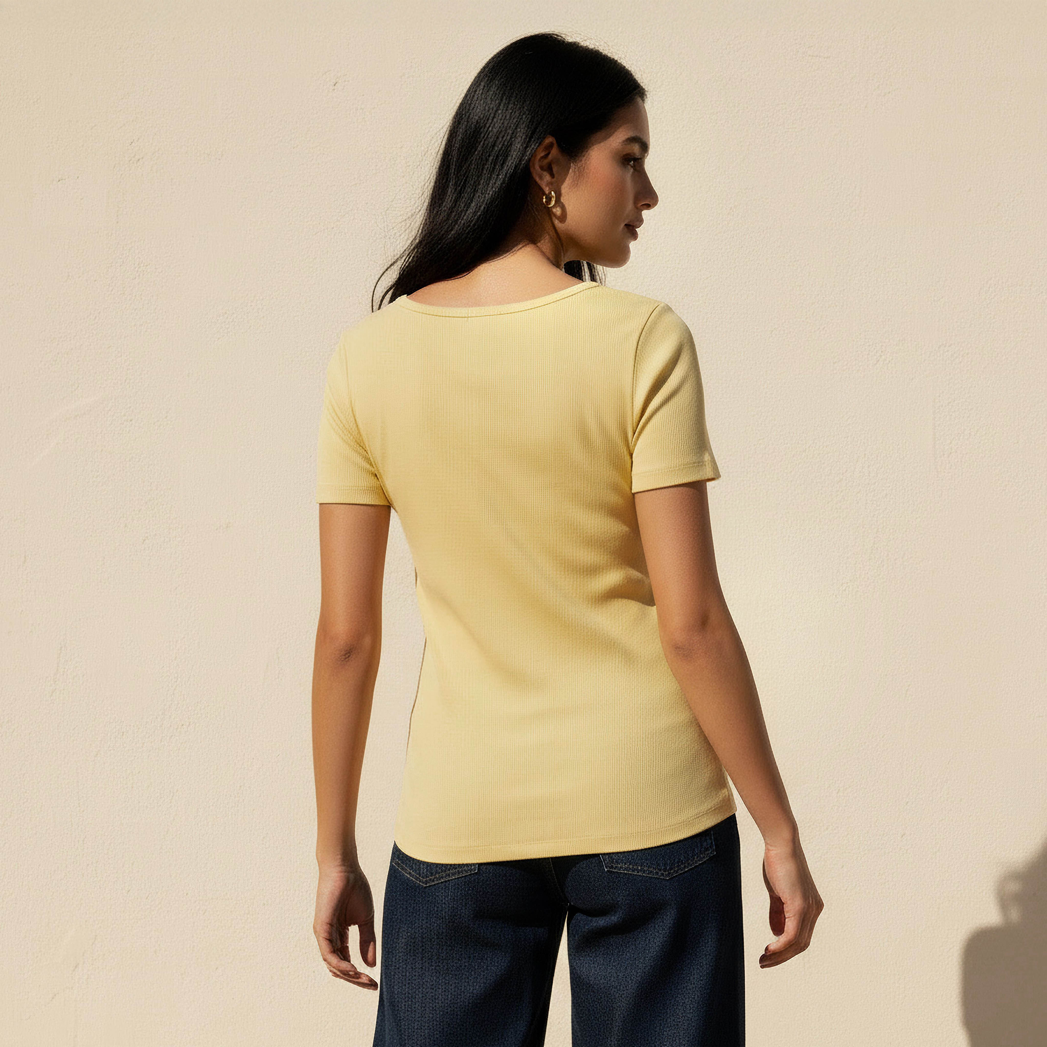 تيشيرت بملمس مضلع بارز-women-clothing-tshirts-image-4