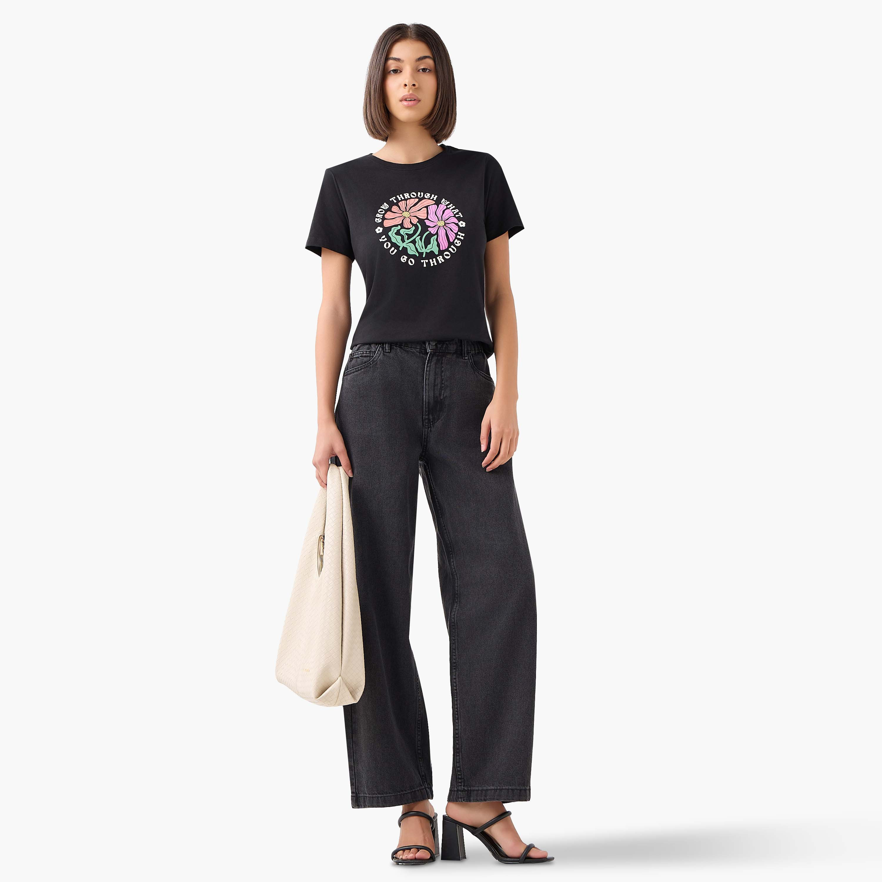 تيشيرت قطن بقصّة عادية وطبعات شعار زهري-women-clothing-tshirts-image-2