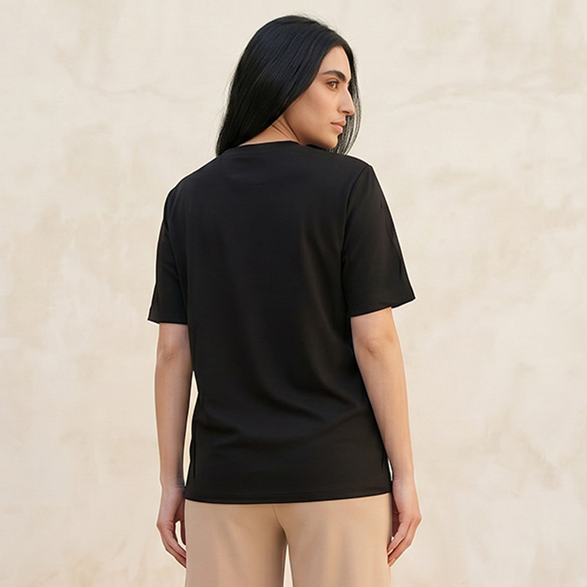 تيشيرت بقصة مريحة وياقة ضيقة-women-clothing-tshirts-image-4