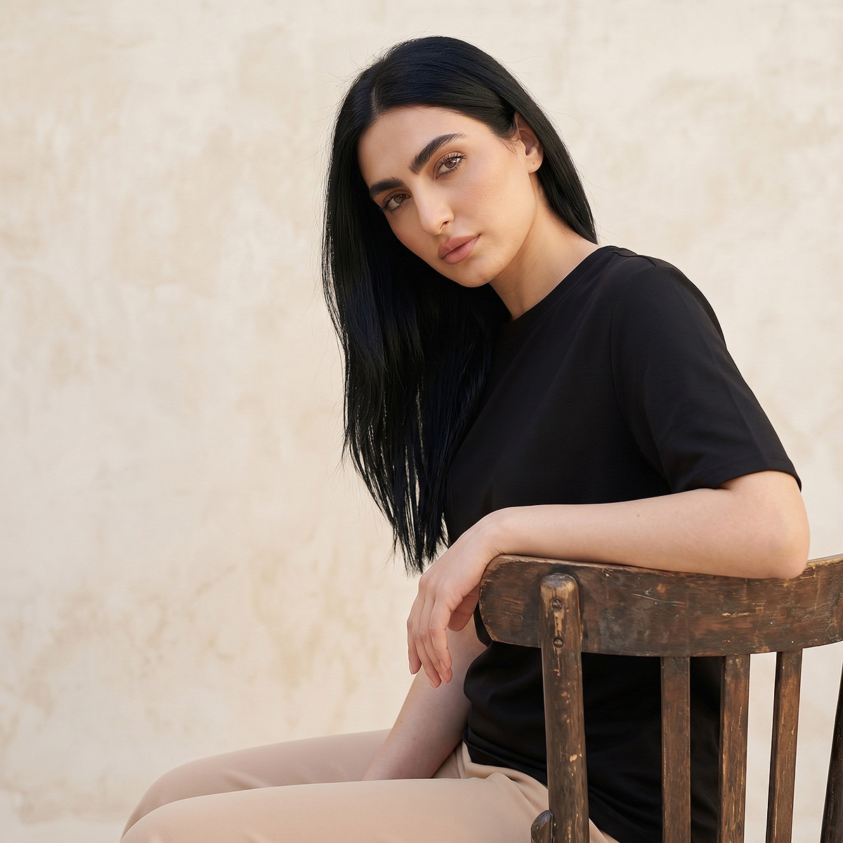 تيشيرت بقصة مريحة وياقة ضيقة-women-clothing-tshirts-image-6