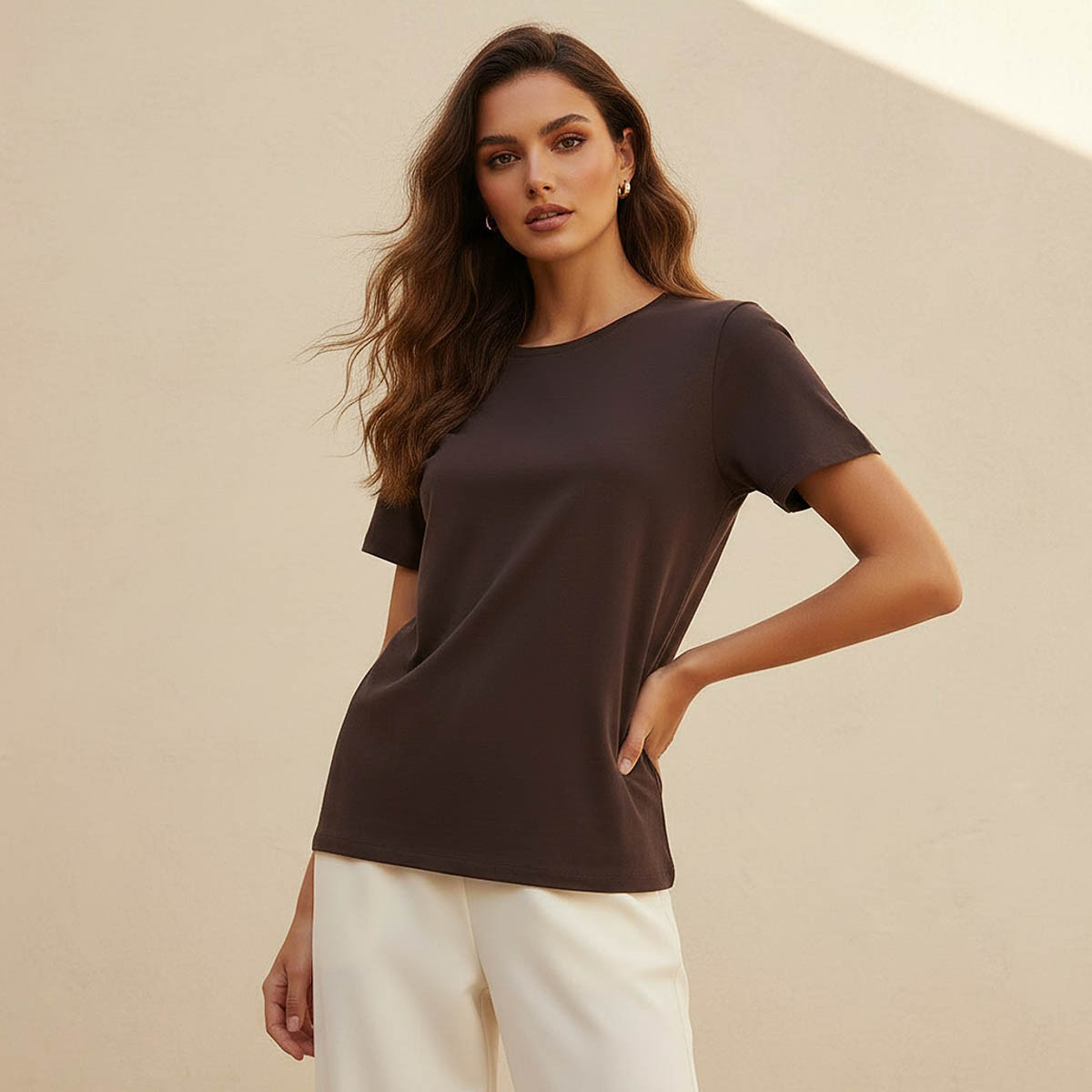 تيشيرت بقصة عادية وياقة ضيقة-women-clothing-tshirts-image-1