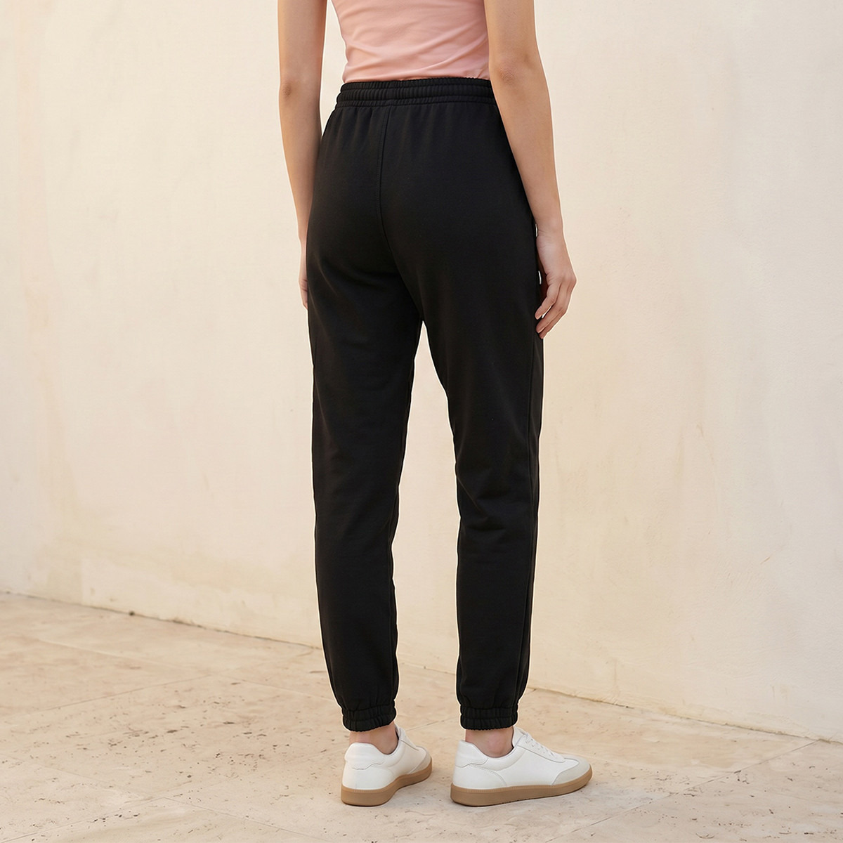 بنطلون جوجر بقصة عادية وخصر مرن من سبلاش بيسك-women-clothing-bottoms-joggers-image-4