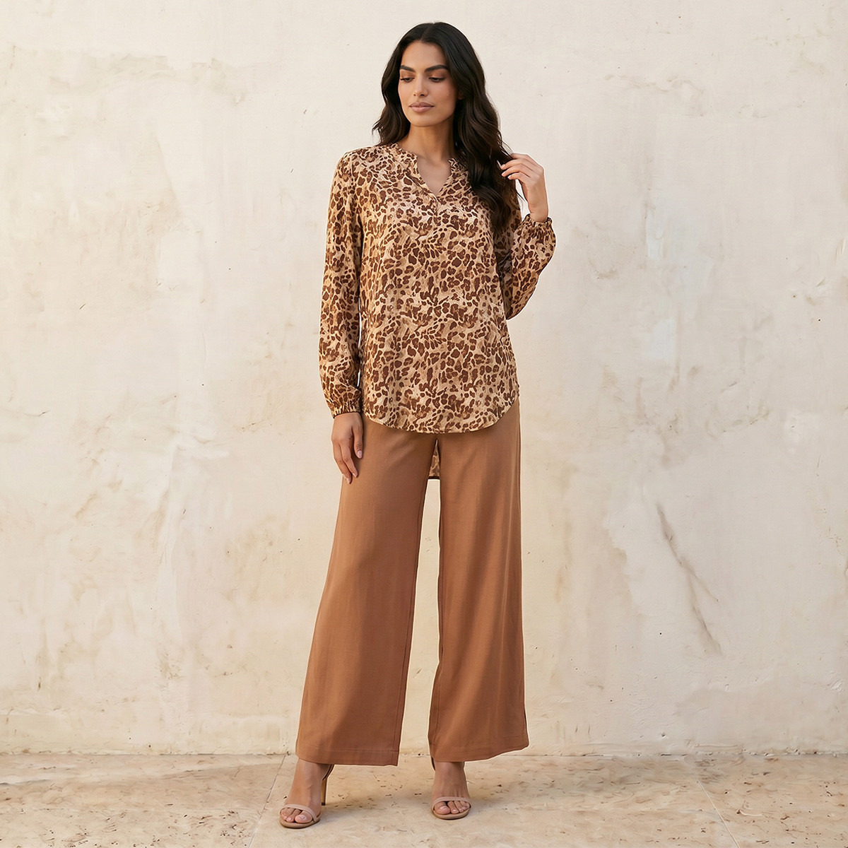 بلوزة فيسكوز بطبعات حيوانات من سبلاش بيزيك-women-clothing-shirtsandblouses-blouses-image-3
