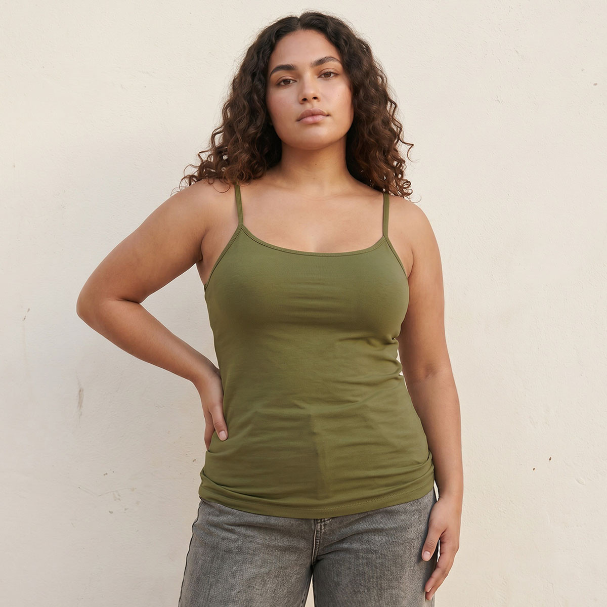 بلوزة بقصة سليم وحمالات رفيعة من سبلاش بيسك-women-clothing-tshirts-image-1