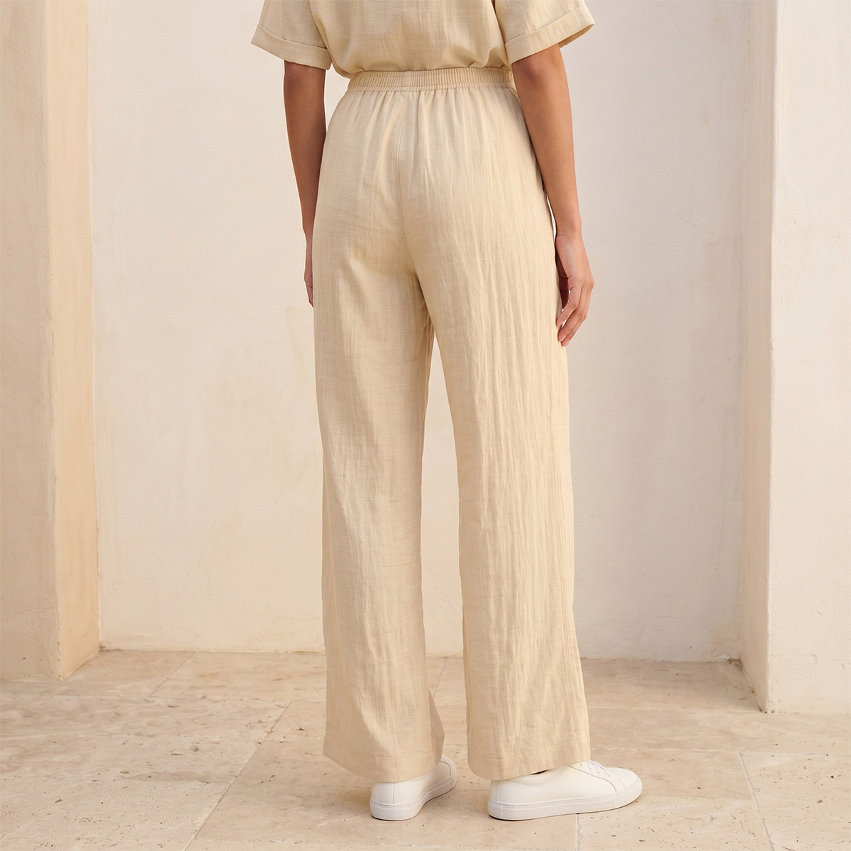 بنطلون سلاب بارز الملمس بخصر مرن من سبلاش بيزك-women-clothing-trousers-image-4