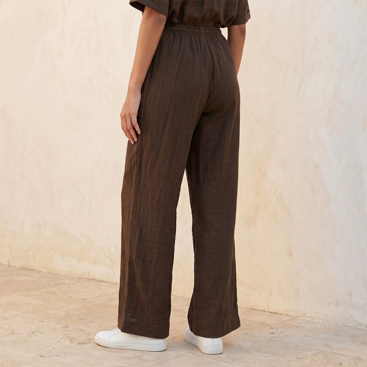 بنطلون سلاب بارز الملمس بخصر مرن من سبلاش بيزك-women-clothing-trousers-image-4