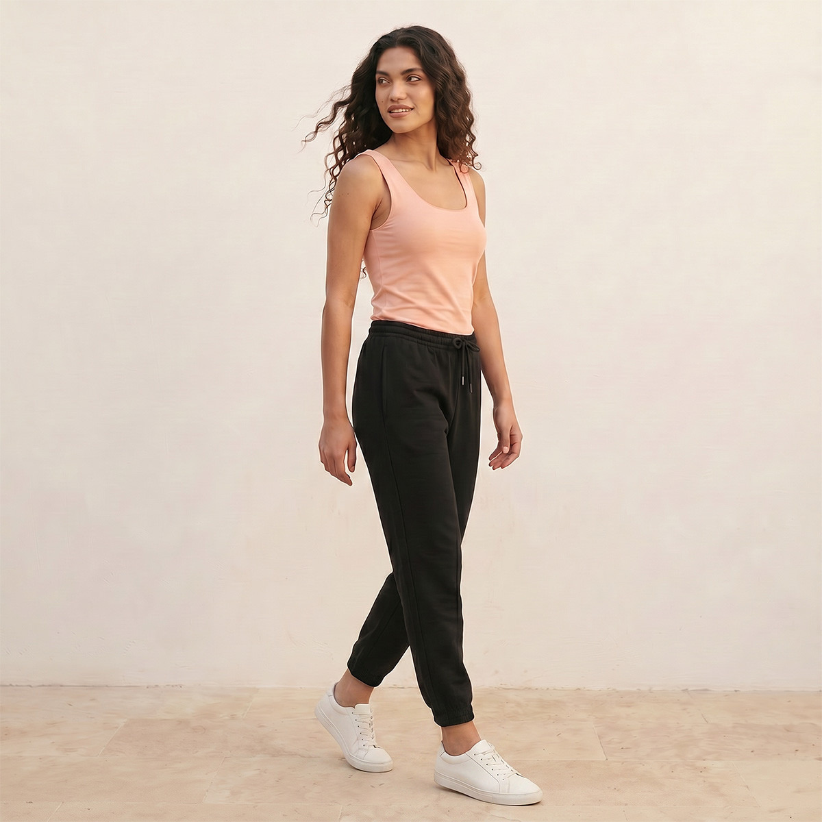 بلوزة بقصة عادية وياقة عميقة من سبلاش بيسك-women-clothing-tshirts-image-3