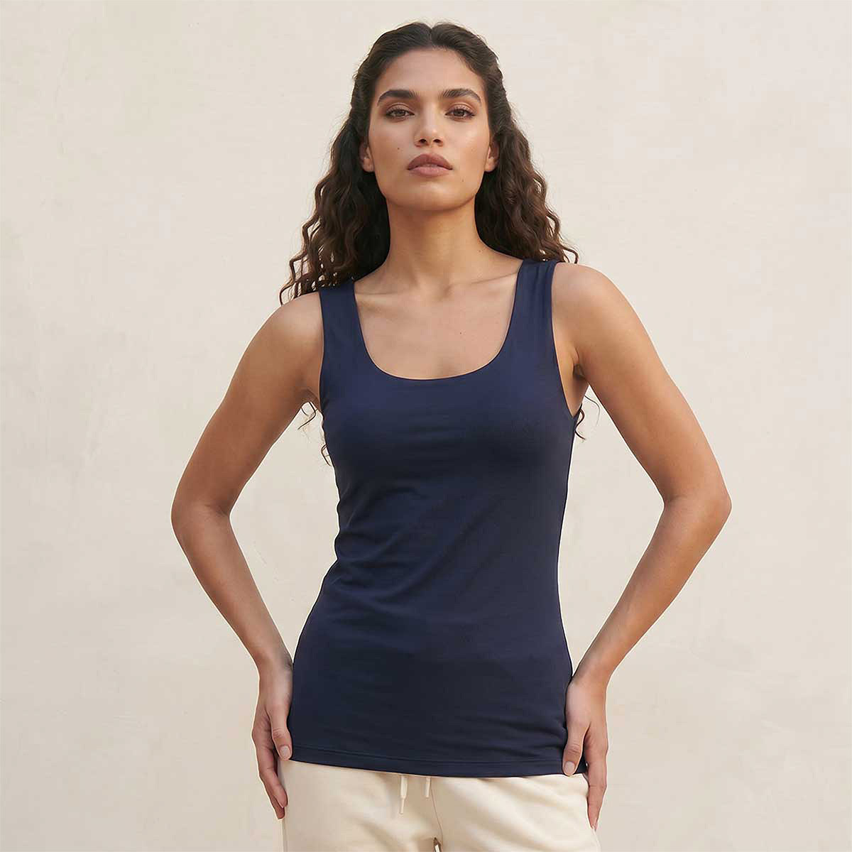بلوزة بقصة عادية وياقة عميقة من سبلاش بيسك-women-clothing-tshirts-image-1