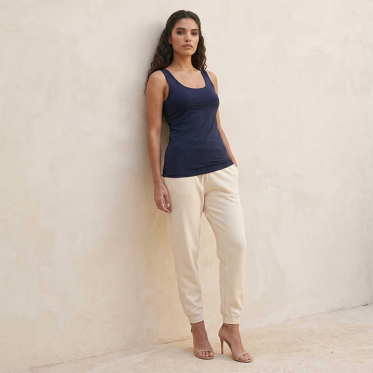 بلوزة بقصة عادية وياقة عميقة من سبلاش بيسك-women-clothing-tshirts-image-5