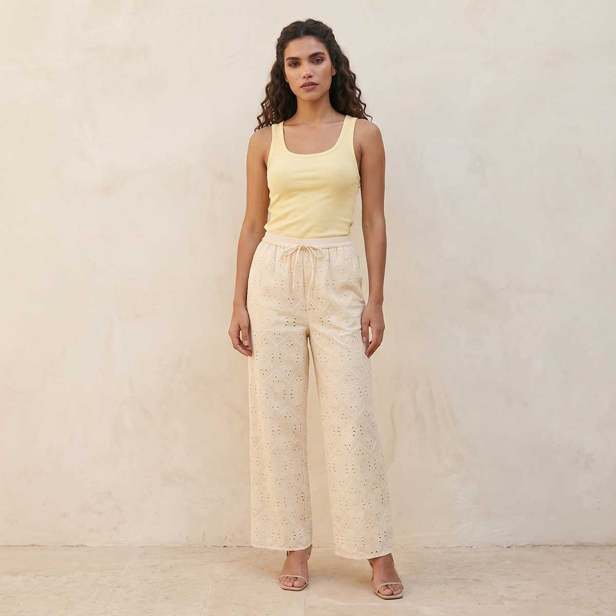 بلوزة تانك مضلعة بقصة ضيقة من سبلاش بيسك-women-clothing-tshirts-image-3