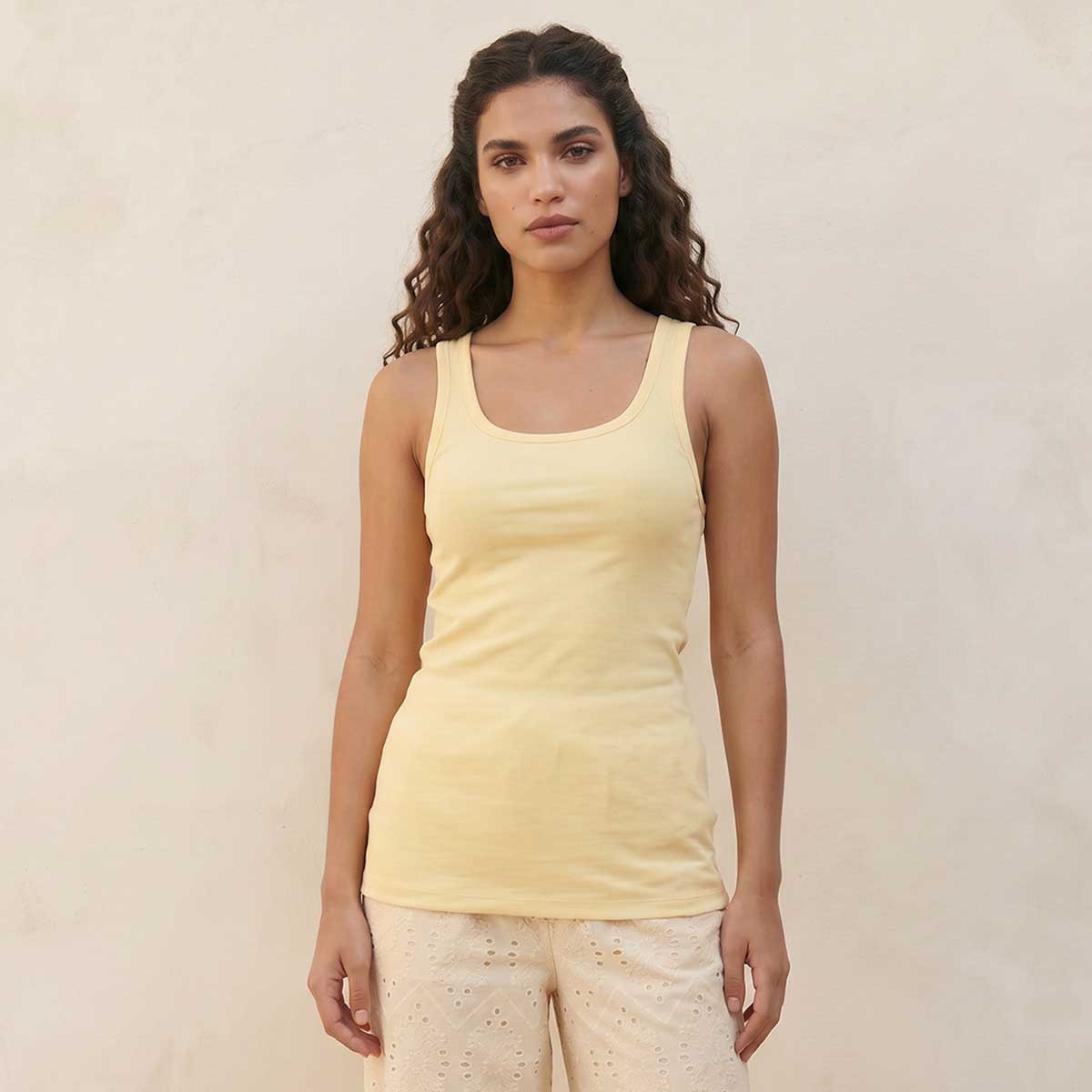 بلوزة تانك مضلعة بقصة ضيقة من سبلاش بيسك-women-clothing-tshirts-image-5