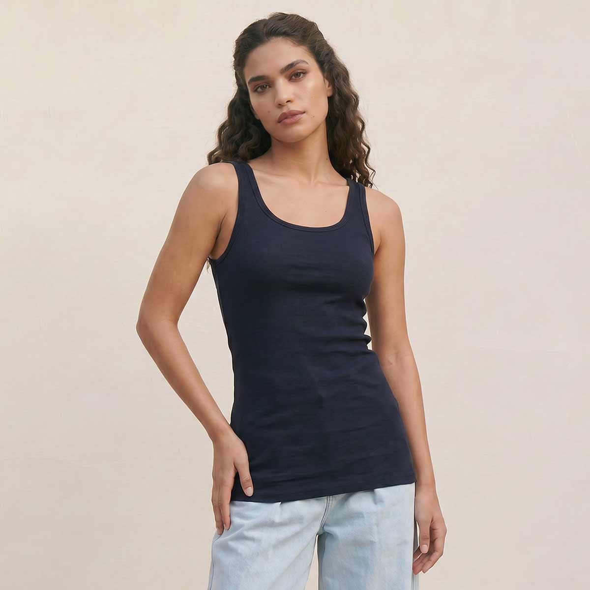 بلوزة تانك مضلعة بقصة ضيقة من سبلاش بيسك-women-clothing-tshirts-image-1