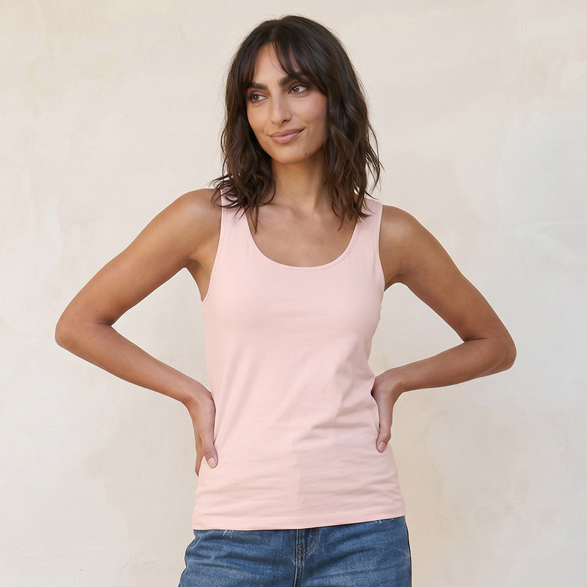 بلوزة تانك بياقة عميقة من أساسيات سبلاش-women-clothing-tshirts-image-1
