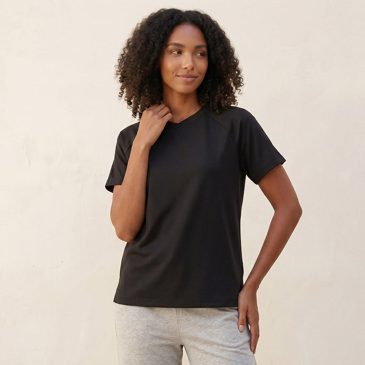 تيشيرت ناعم الملمس بأكمام مغايرة من سبلاش بيزكس-women-clothing-tshirts-image-4