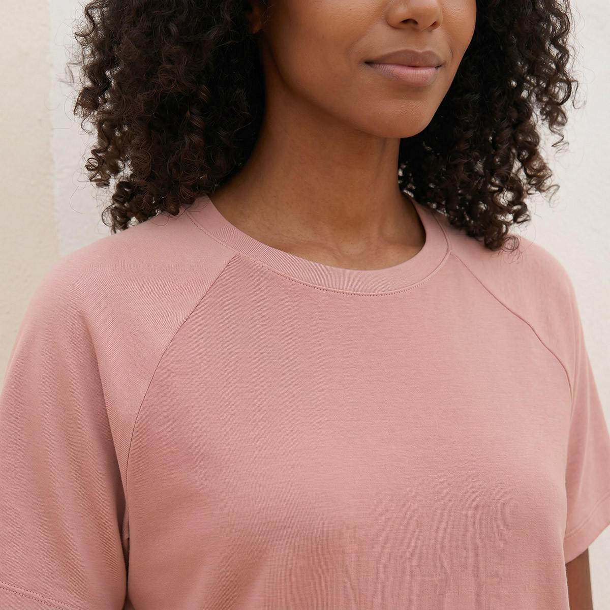 تيشيرت ناعم الملمس بأكمام مغايرة من سبلاش بيزكس-women-clothing-tshirts-image-4