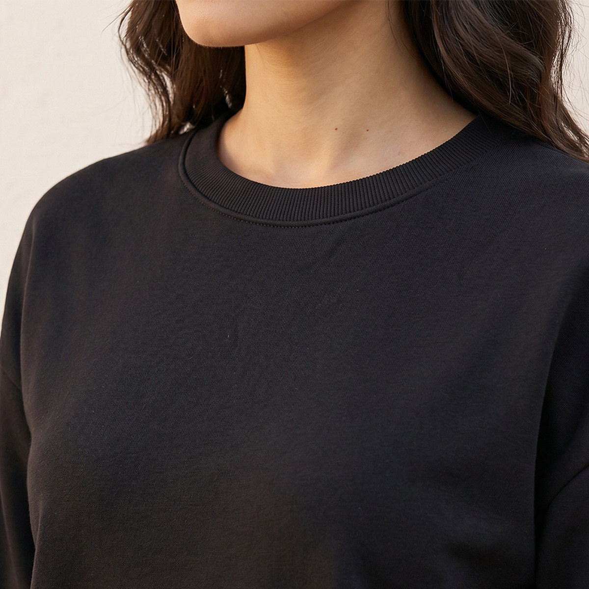 سويت شيرت ناعم الملمس بتفاصيل درزات من سبلاش بيزكس-women-clothing-hoodiesandsweatshirts-sweatshirts-image-7