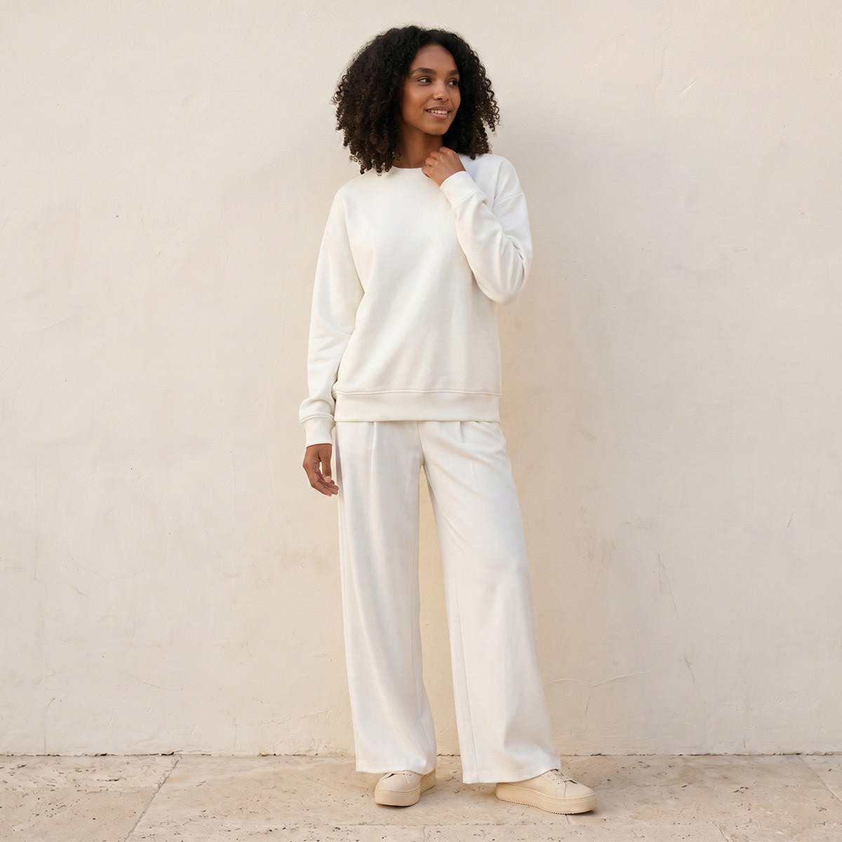 سويت شيرت ناعم الملمس بتفاصيل درزات من سبلاش بيزكس-women-clothing-hoodiesandsweatshirts-sweatshirts-image-2