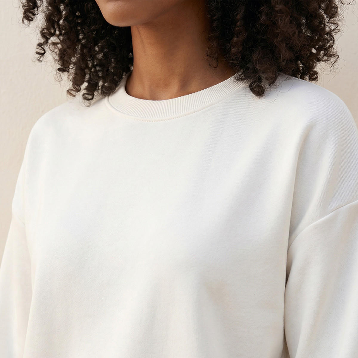 سويت شيرت ناعم الملمس بتفاصيل درزات من سبلاش بيزكس-women-clothing-hoodiesandsweatshirts-sweatshirts-image-5