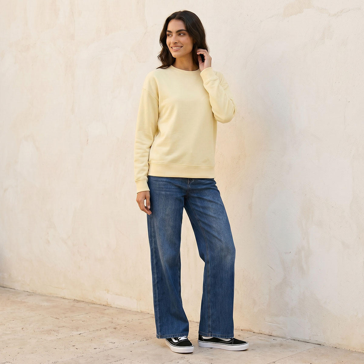 سويت شيرت ناعم الملمس بتفاصيل درزات من سبلاش بيزكس-women-clothing-hoodiesandsweatshirts-sweatshirts-image-2