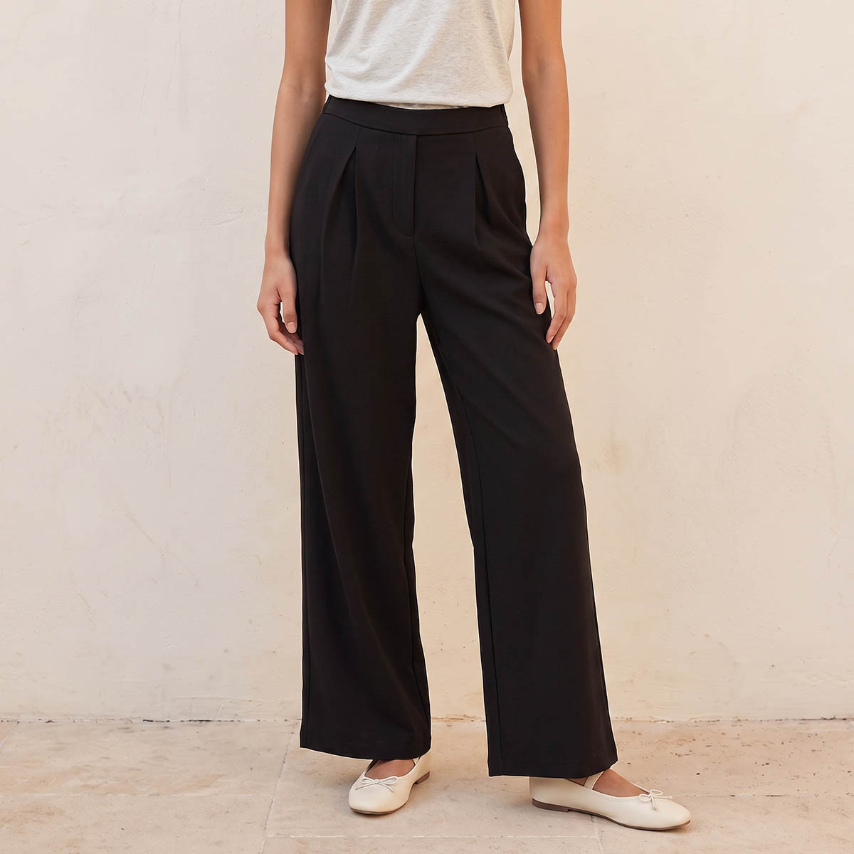 Splash Basics Flexi Waist Pleated Soft Touch Trousers-women-clothing-bottoms-joggers-image-1