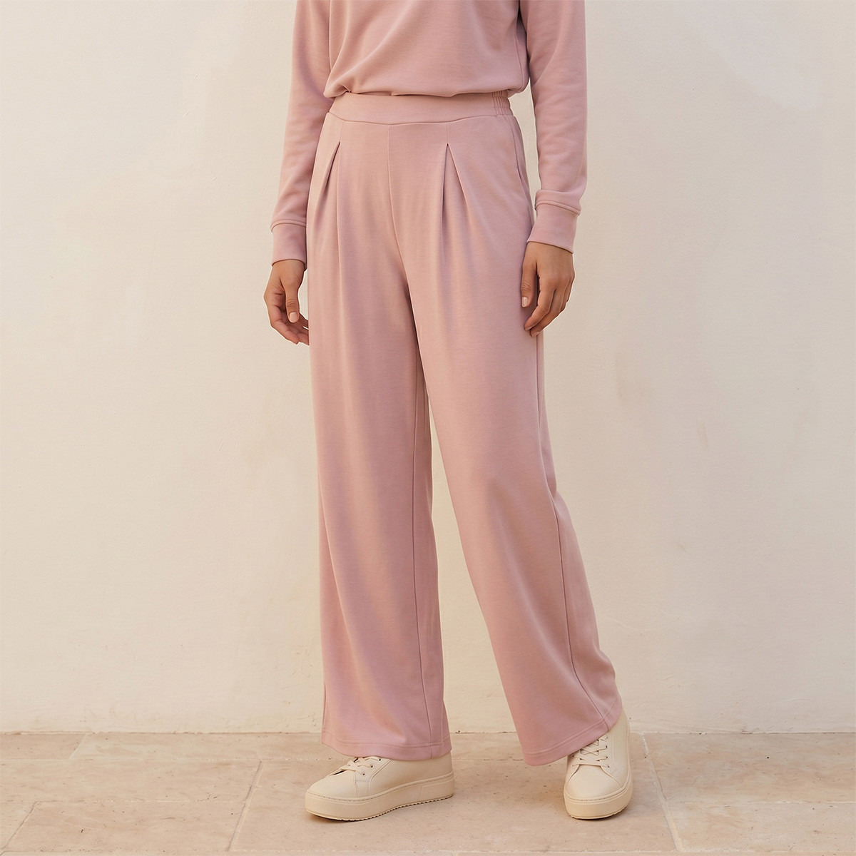 بنطلون ناعم الملمس بكُسرات وخصر مرن من سبلاش بيزكس-women-clothing-bottoms-joggers-image-1