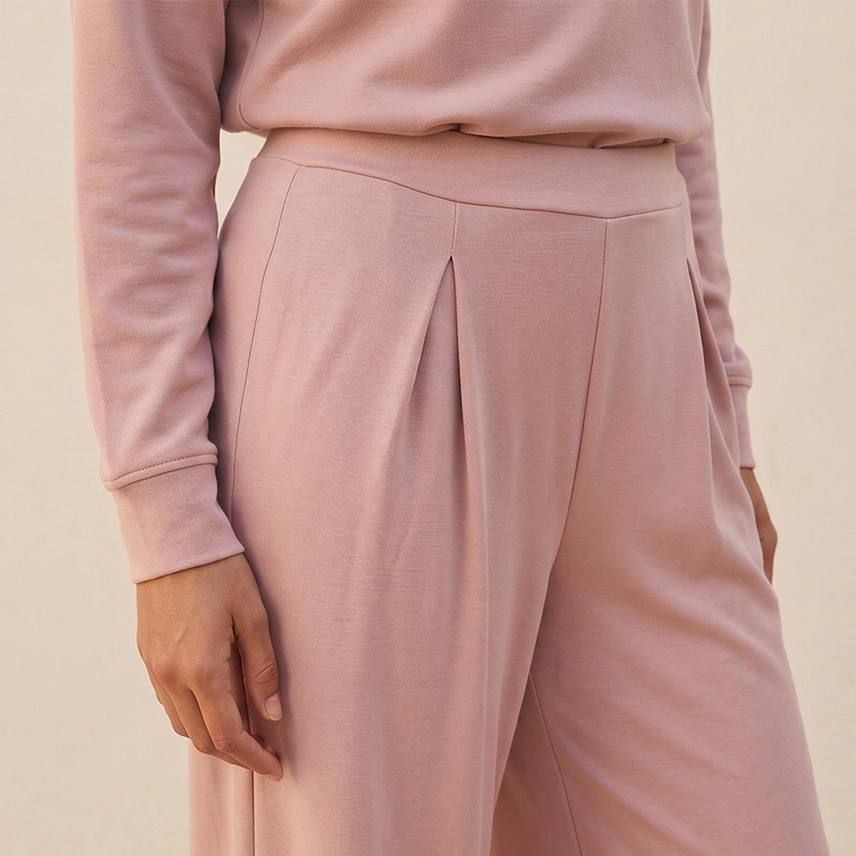 بنطلون ناعم الملمس بكُسرات وخصر مرن من سبلاش بيزكس-women-clothing-bottoms-joggers-image-5