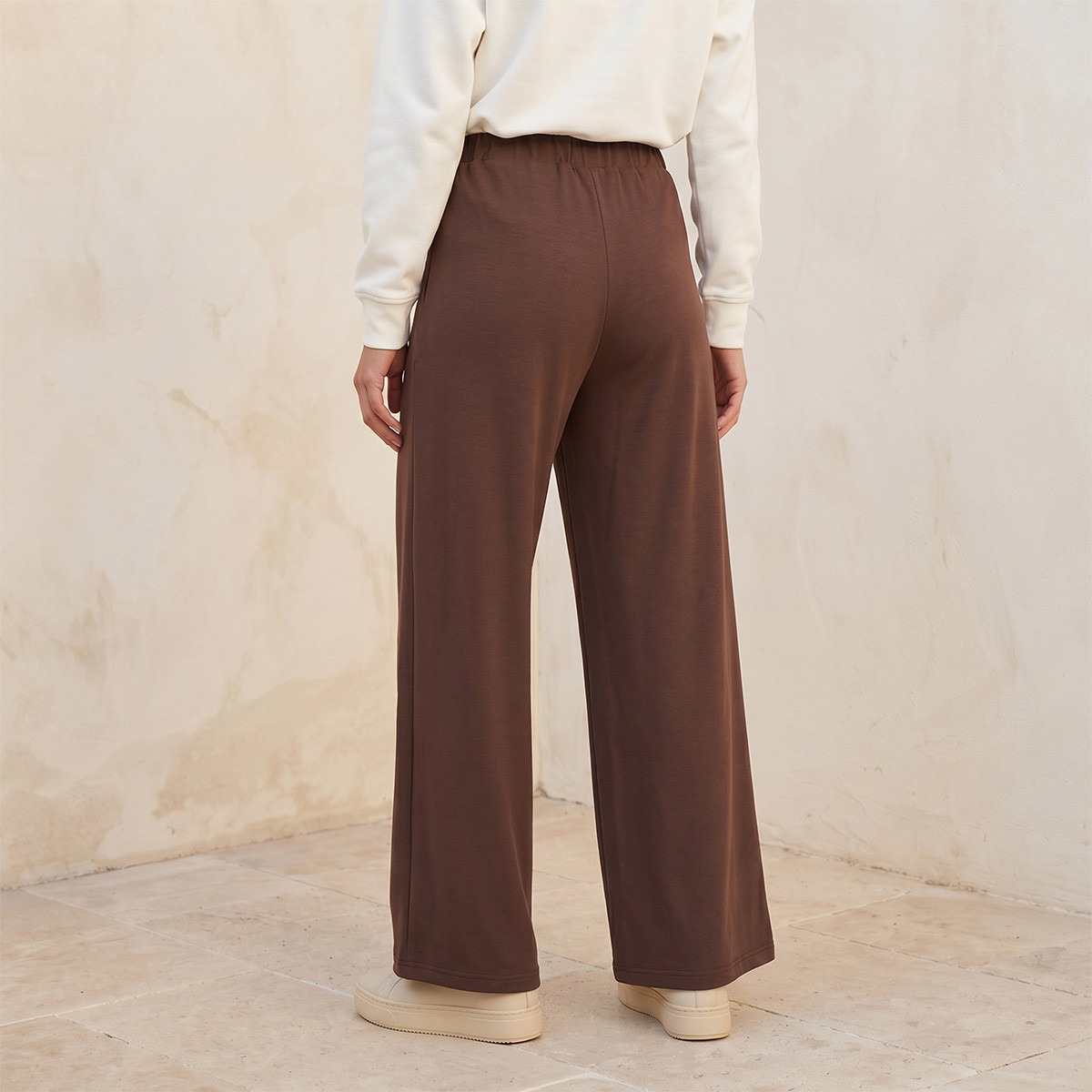 بنطلون ناعم الملمس بكُسرات وخصر مرن من سبلاش بيزكس-women-clothing-trousers-image-4