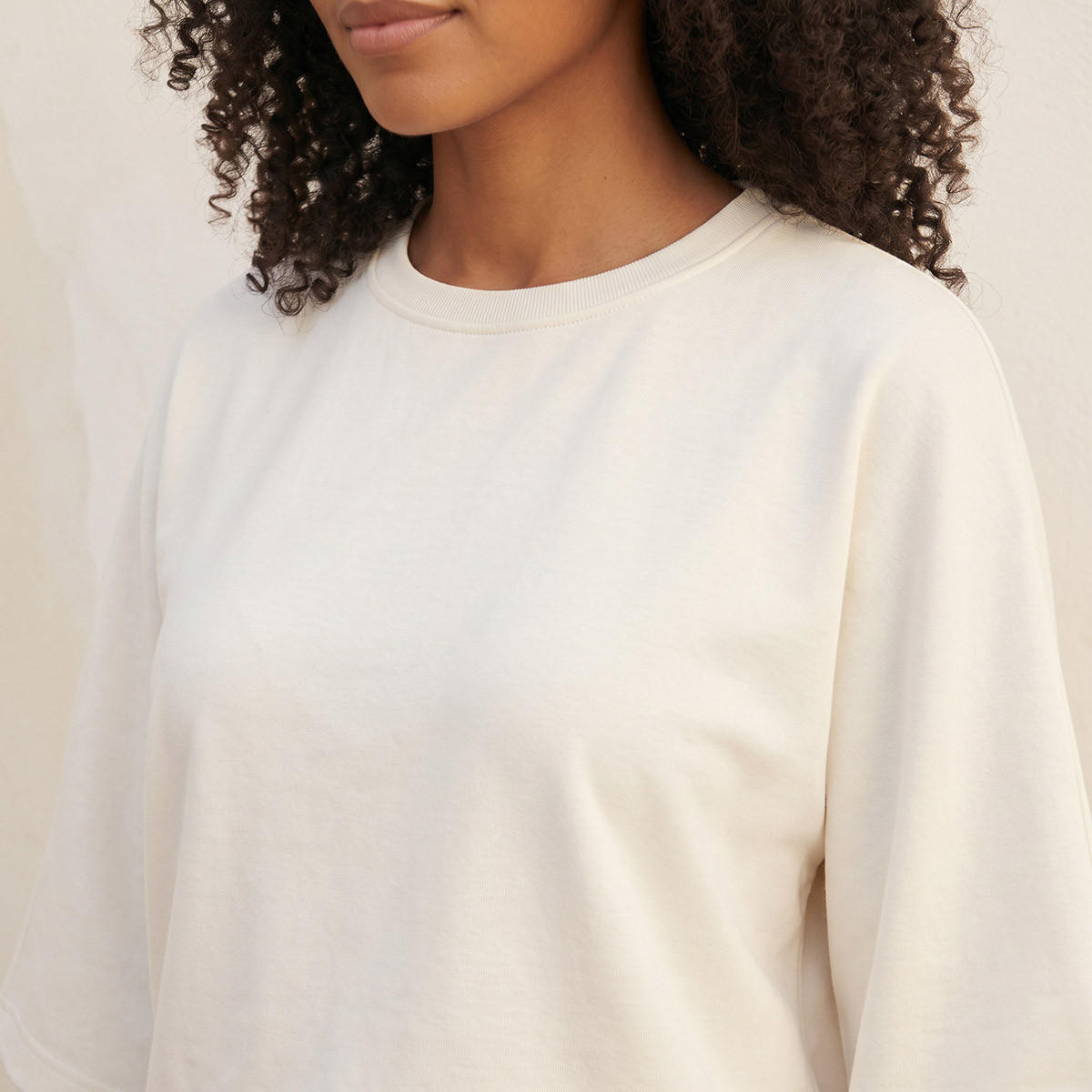 تيشيرت بقصة واسعة وملمس ناعم وأكمام ممتدة من سبلاش بيسكس-women-clothing-tshirts-image-5