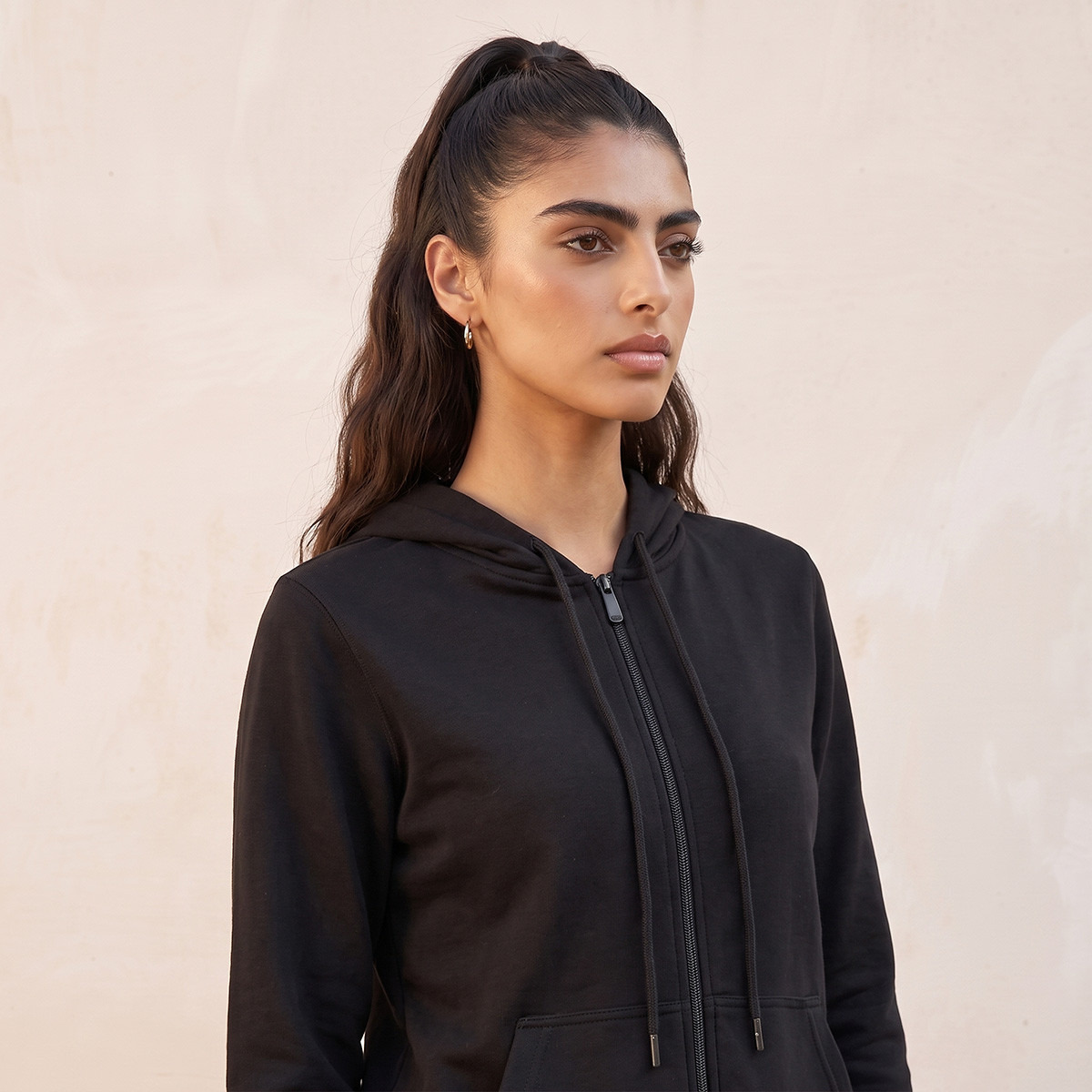 هودي بجيب كانجارو من سبلاش بيزيك-women-clothing-hoodiesandsweatshirts-hoodies-image-5