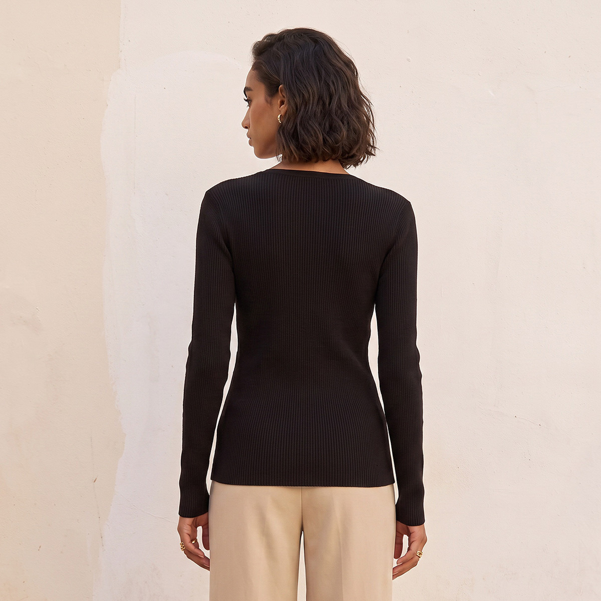كنزة مضلعة بقصة عادية وياقة V من سبلاش بيزكس-women-winterwear-cardigansandjumpers-jumpers-image-4