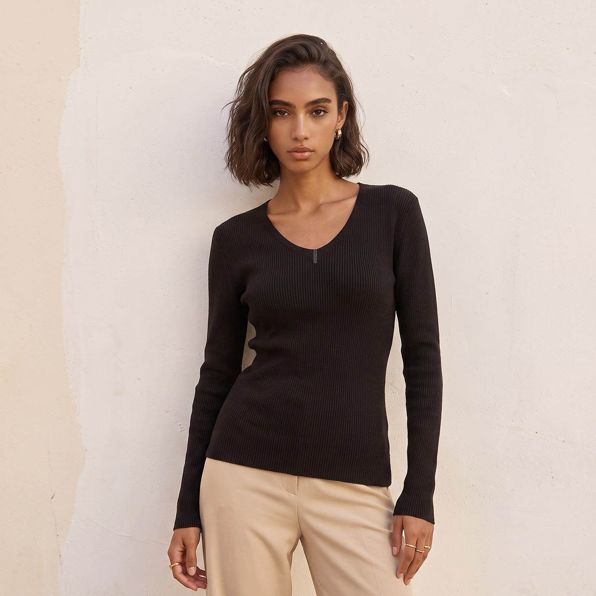 كنزة مضلعة بقصة عادية وياقة V من سبلاش بيزكس-women-winterwear-cardigansandjumpers-jumpers-image-5