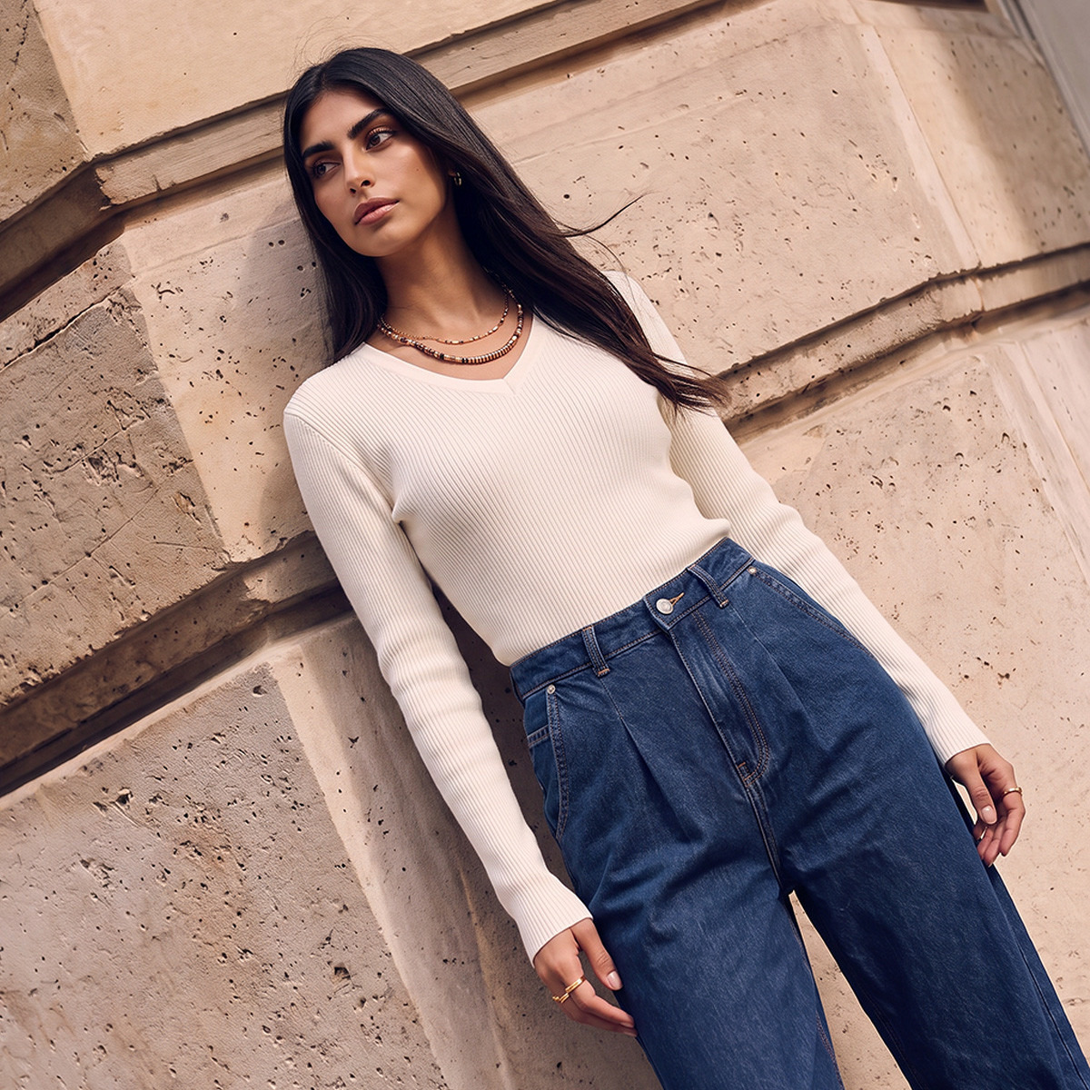 كنزة مضلعة بقصة عادية وياقة V من سبلاش بيزكس-women-winterwear-cardigansandjumpers-jumpers-image-1