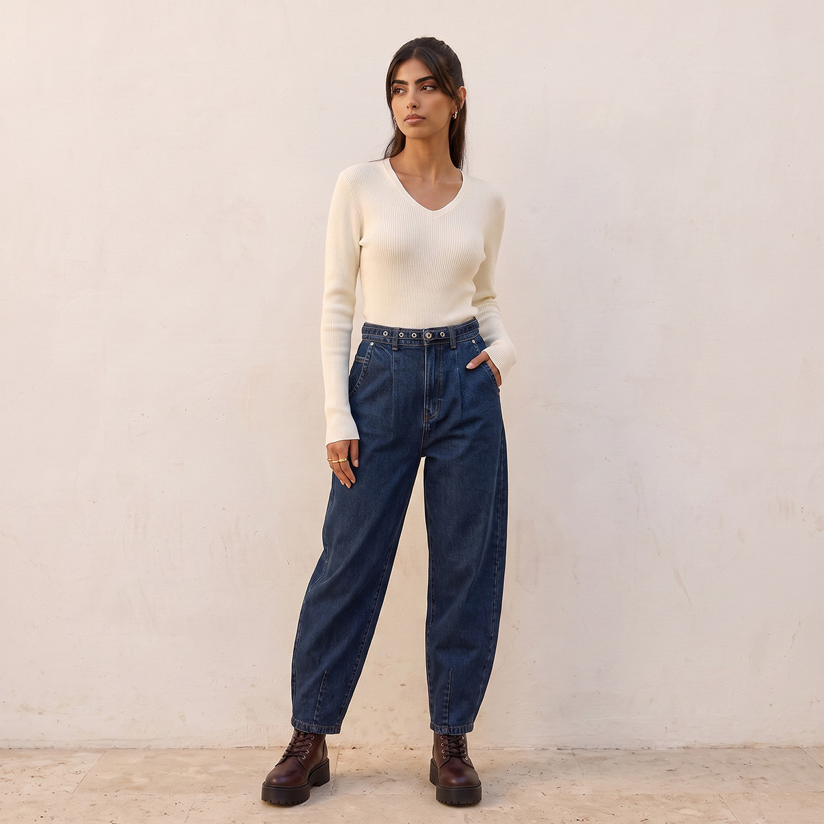 كنزة مضلعة بقصة عادية وياقة V من سبلاش بيزكس-women-winterwear-cardigansandjumpers-jumpers-image-3