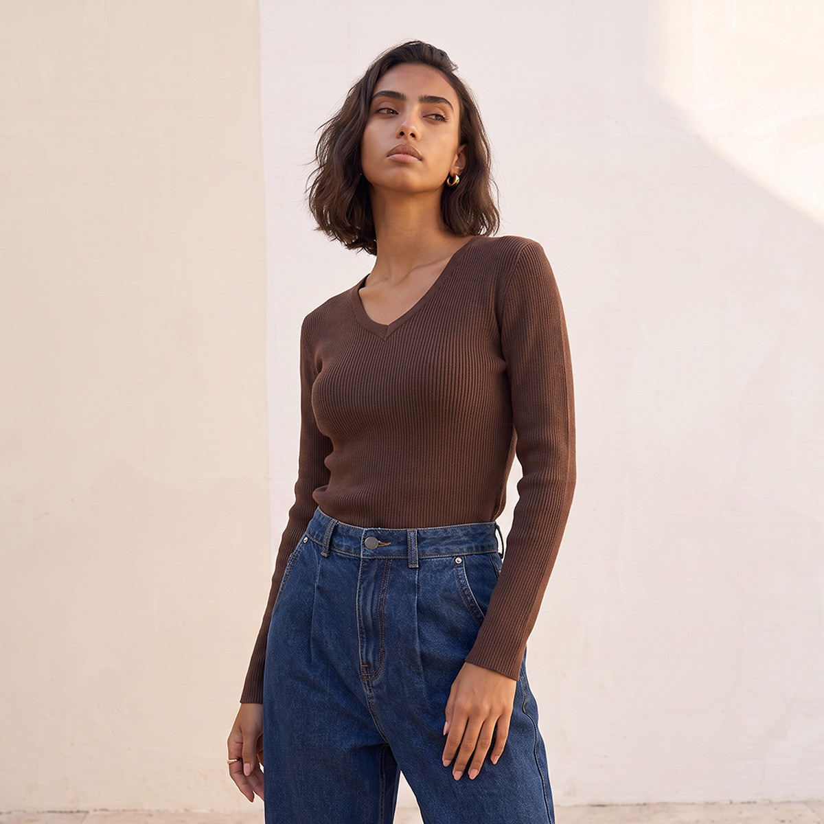 كنزة مضلعة بقصة عادية وياقة V من سبلاش بيزكس-women-winterwear-cardigansandjumpers-jumpers-image-2