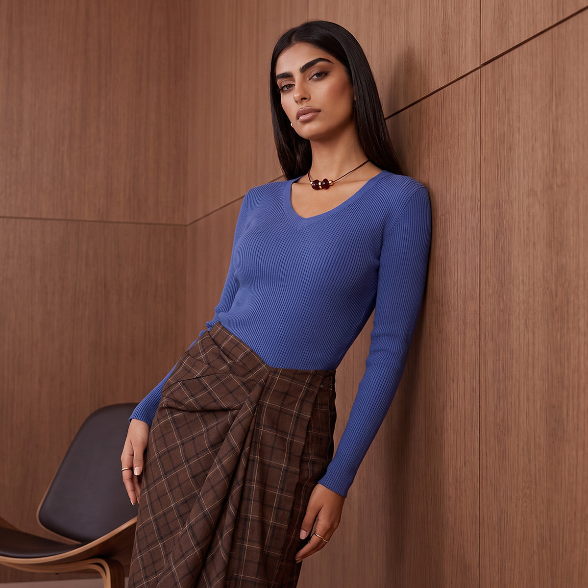كنزة مضلعة بقصة عادية وياقة V من سبلاش بيزكس-women-winterwear-cardigansandjumpers-jumpers-image-1