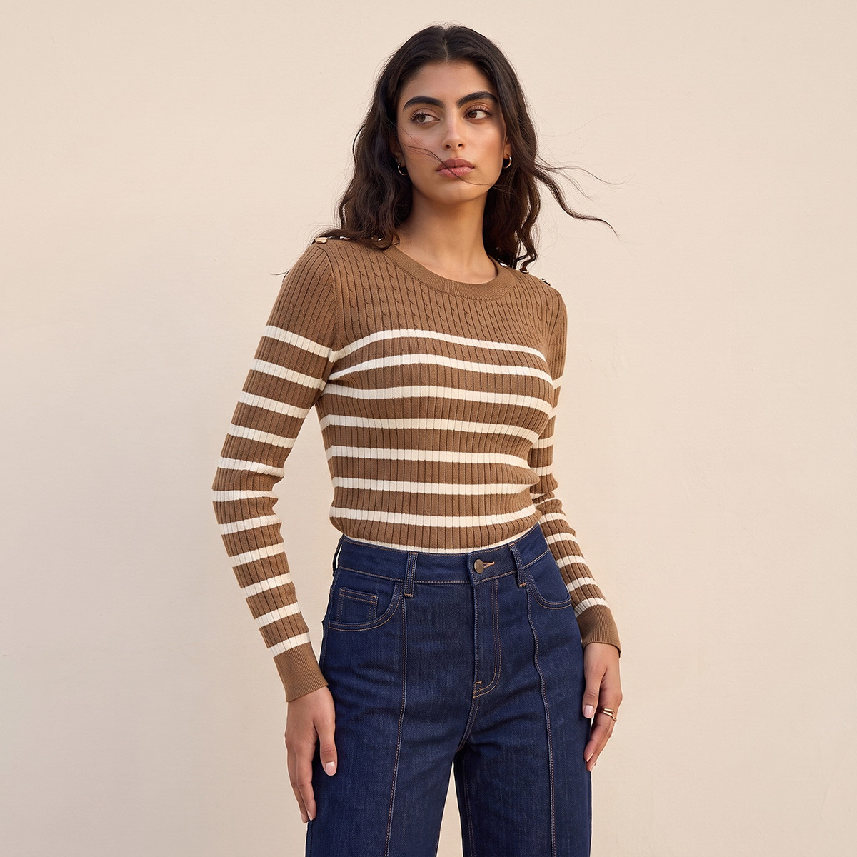 كنزة مقلمة بتفاصيل أزرار من سبلاش-women-winterwear-cardigansandjumpers-jumpers-image-2