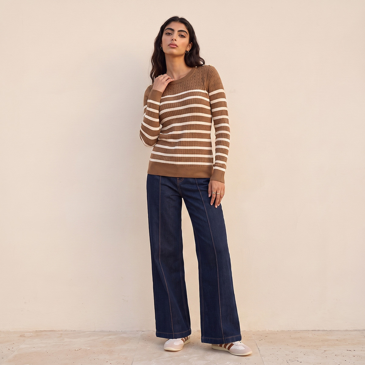 كنزة مقلمة بتفاصيل أزرار من سبلاش-women-winterwear-cardigansandjumpers-jumpers-image-3