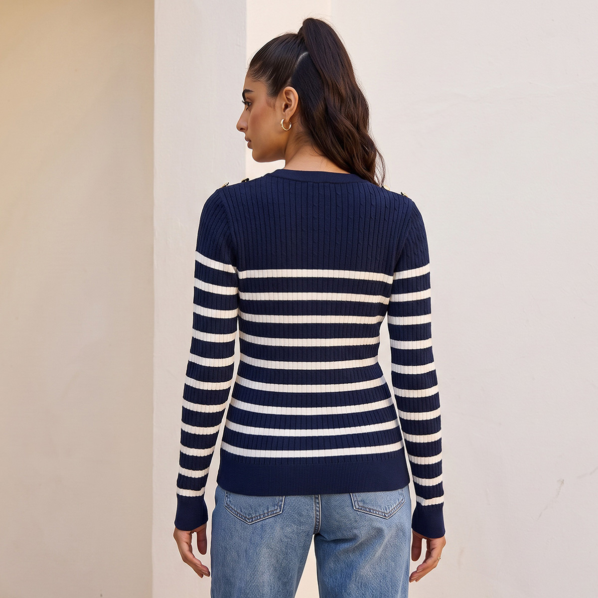 كنزة مقلمة بتفاصيل أزرار من سبلاش-women-winterwear-cardigansandjumpers-jumpers-image-4
