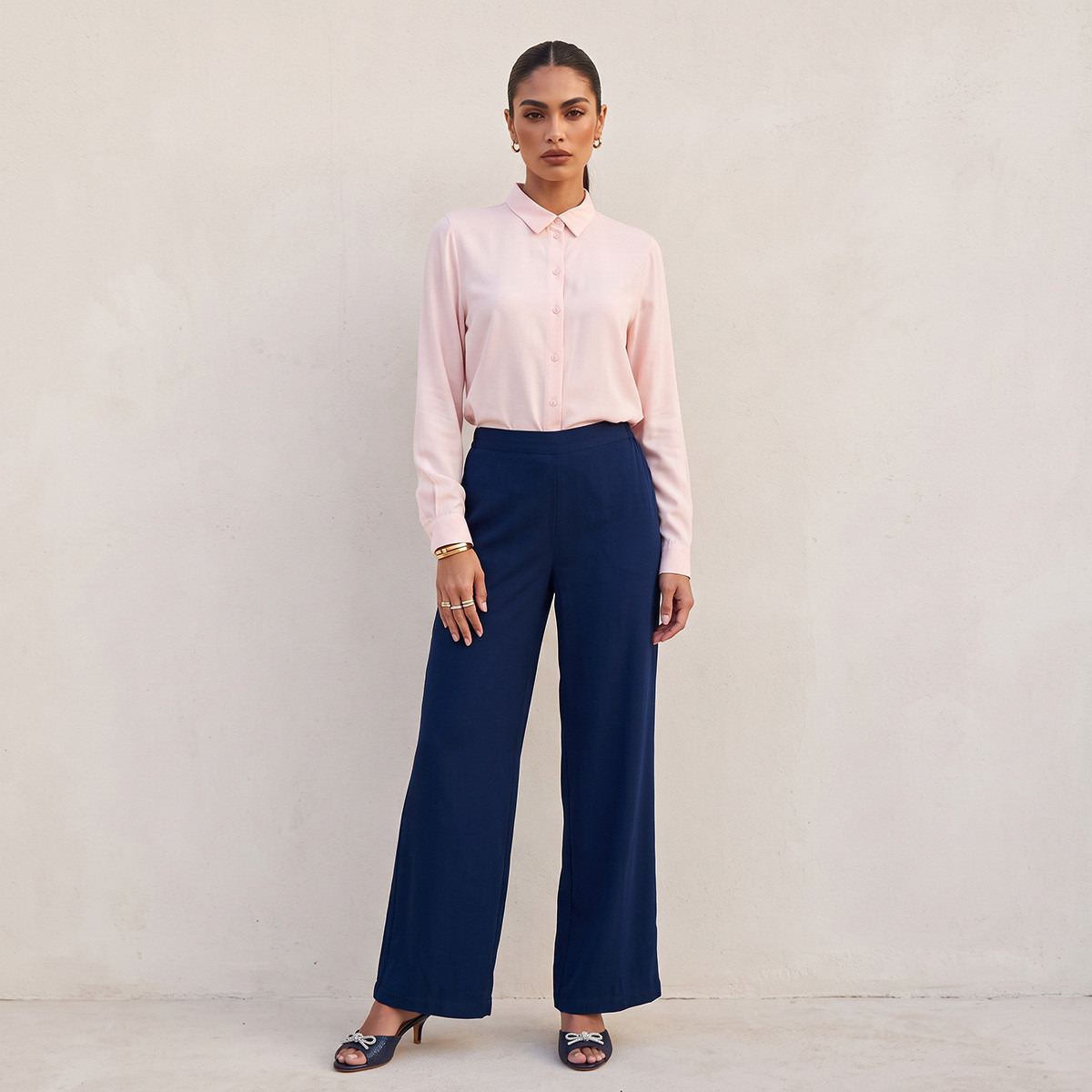 بنطلون بالازو بقصة مريحة وخصر مطاطي من سبلاش-women-clothing-trousers-image-2