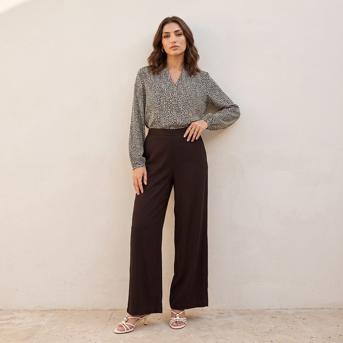 بنطلون بالازو بقصة مريحة وخصر مطاطي من سبلاش-women-clothing-trousers-image-2