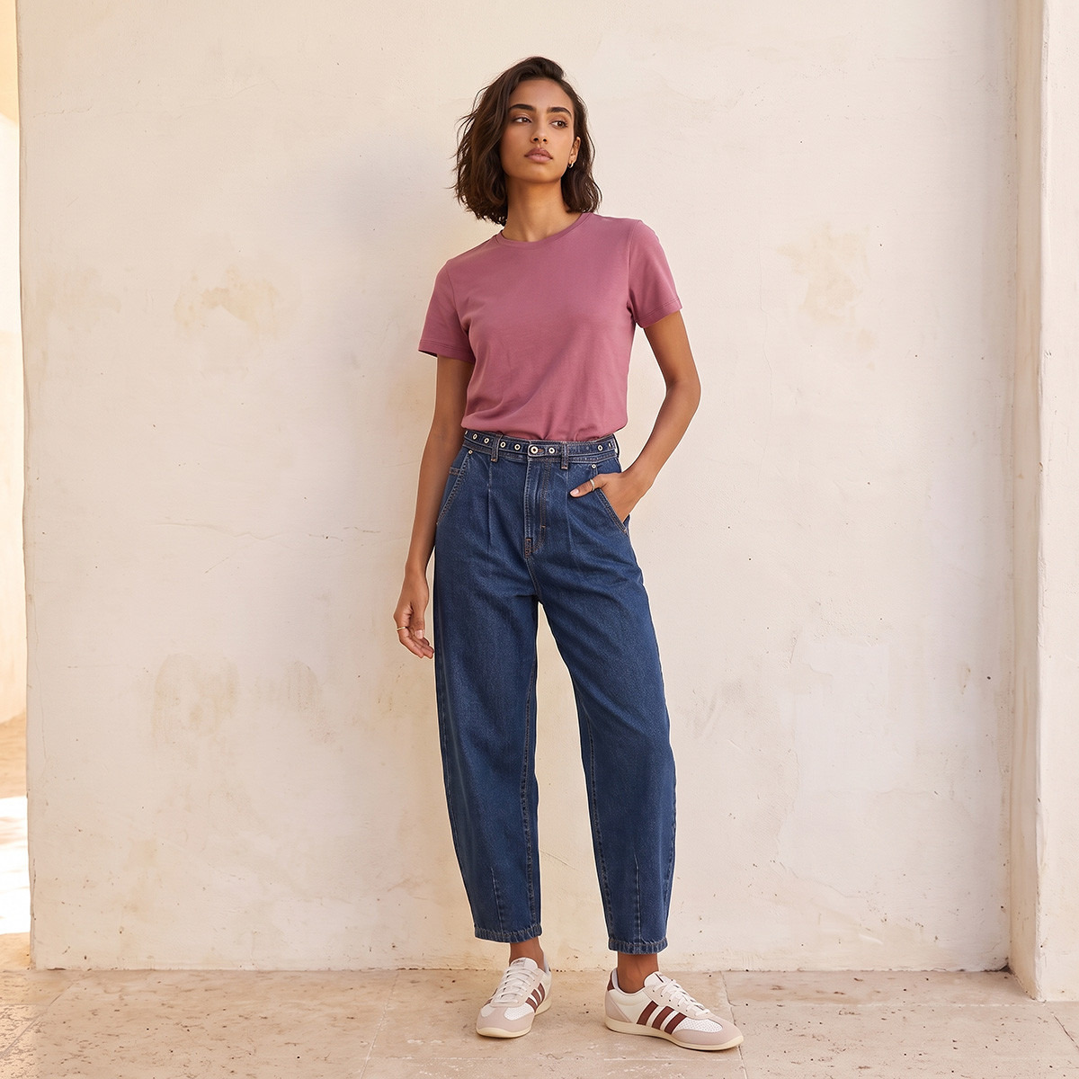 تيشيرت بقصّة سليم وياقة ضيقة من سبلاش بيزكس-women-clothing-tshirts-image-2