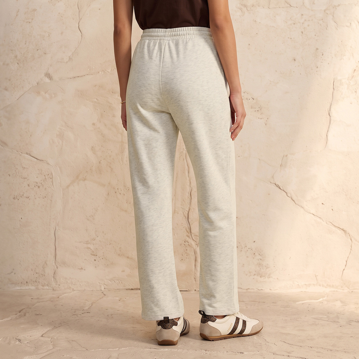 بنطلون رياضي بخصر مطاطي من أيكونيك من سبلاش-women-clothing-bottoms-joggers-image-3