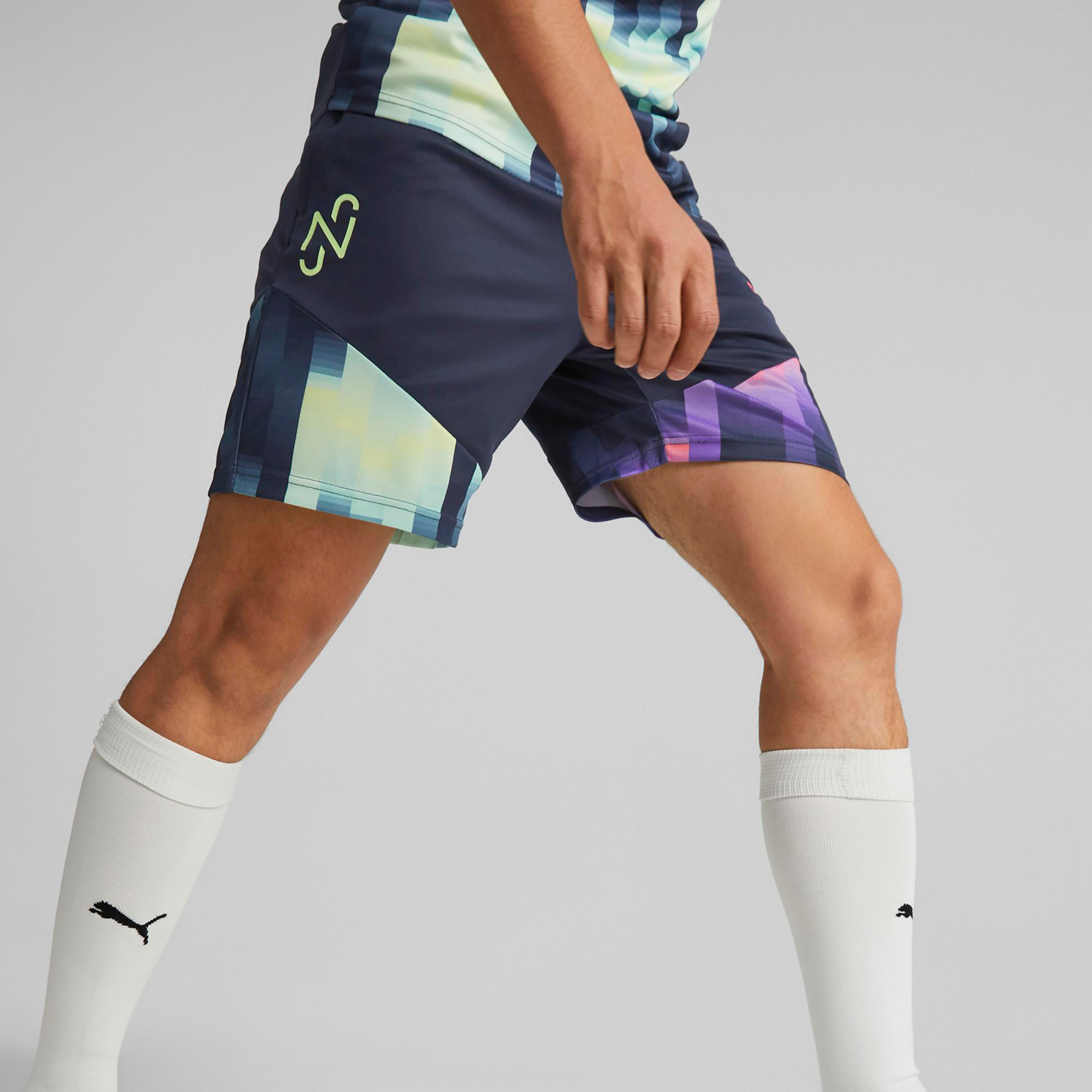شورتس لكرة القدم من بوما نيمار JR 24/7 للرجال 60577209-sports-gear-football-clothing-bottoms-image-1