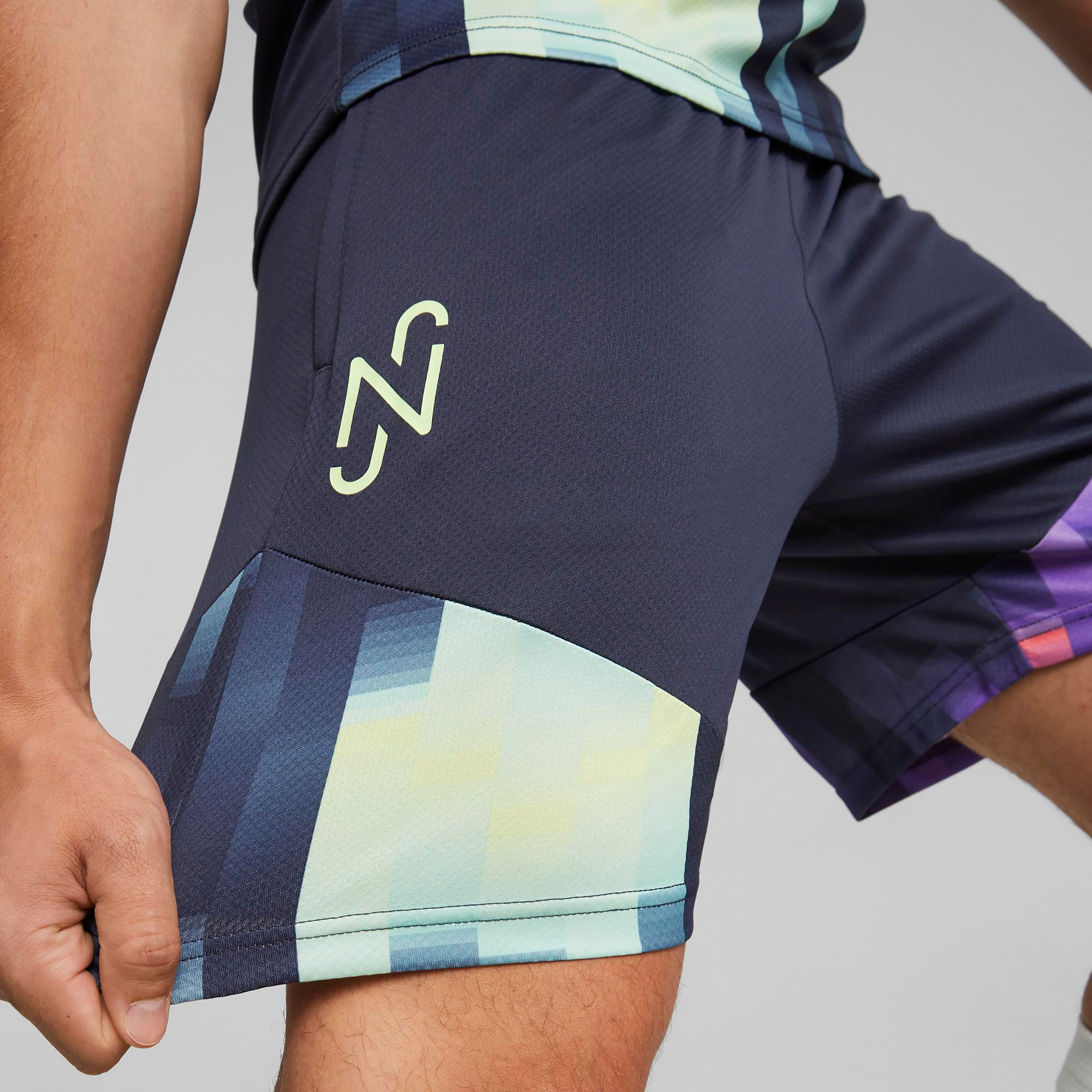 شورتس لكرة القدم من بوما نيمار JR 24/7 للرجال 60577209-sports-gear-football-clothing-bottoms-image-4