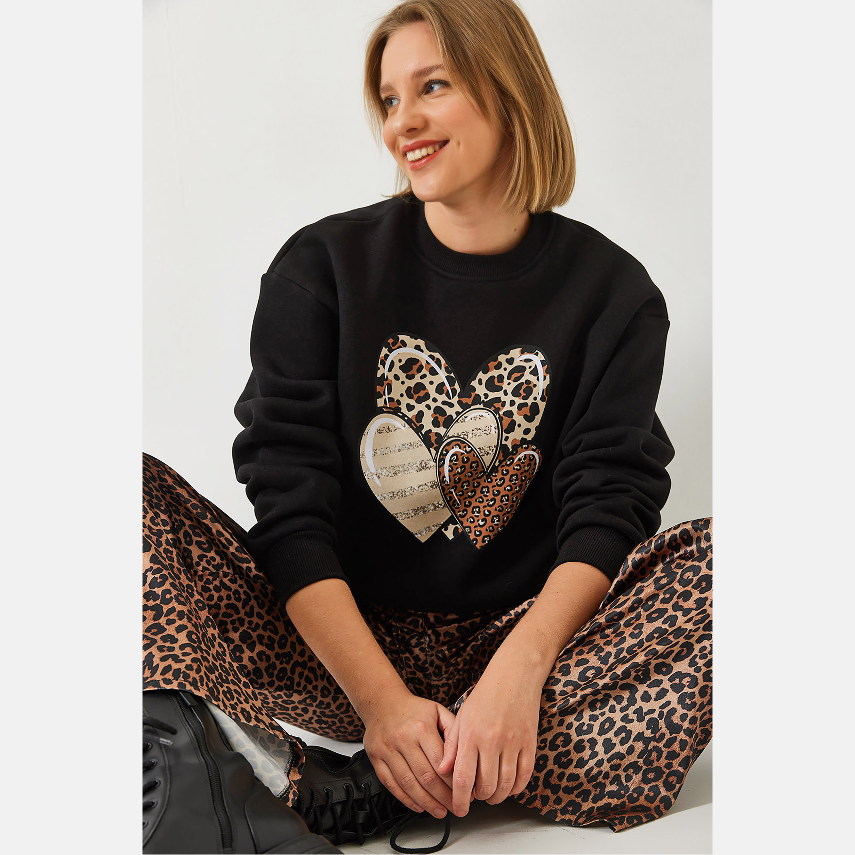 Bianco Lucci Leopard Three Hearts Printed Cotton Black Women's Sweatshirt-women-winterwear-hoodiesandsweatshirts-sweatshirts-image-1
