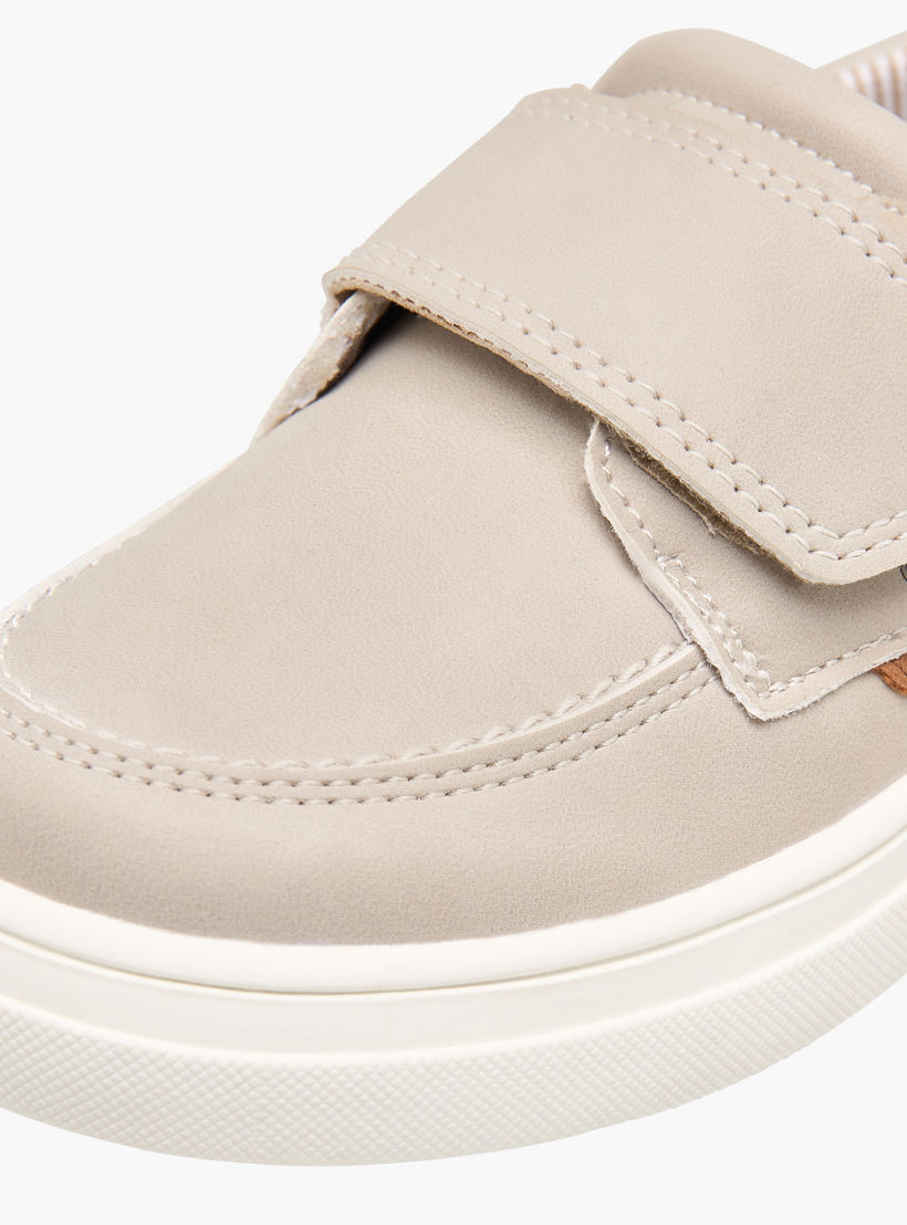 حذاء سهل الارتداء بألواح وشريط لاصق من جونيورز-boys-shoes-loafers-image-4